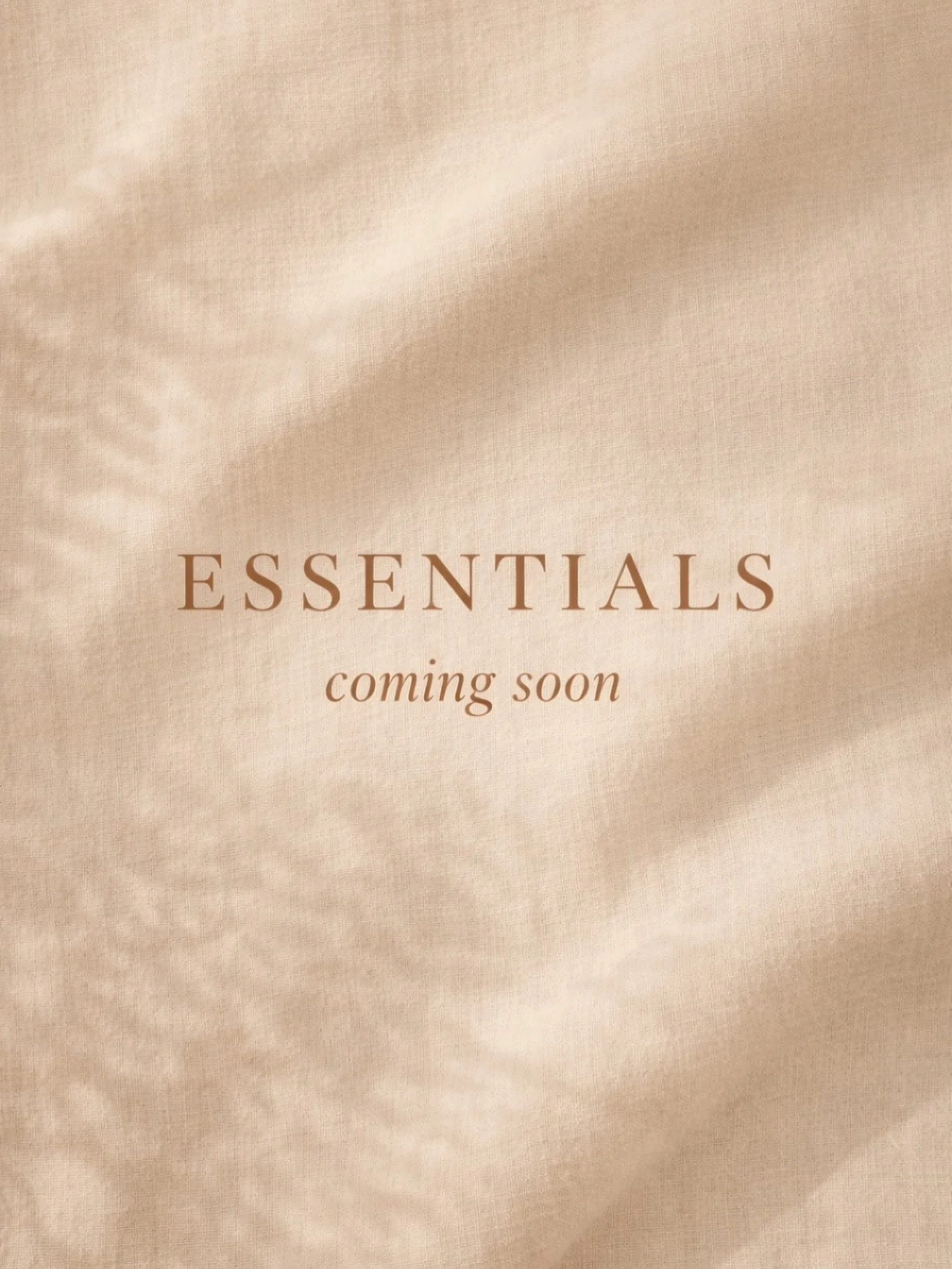 ⏳ J-1
ESSENTIALS launches tomorrow on rosask-store.com.
And something special comes with it 👀✨

🇫🇷 J-1
La collection ESSENTIALS arrive demain sur rosask-store.com&hellip;
Et une petite surprise vous attend 👀✨