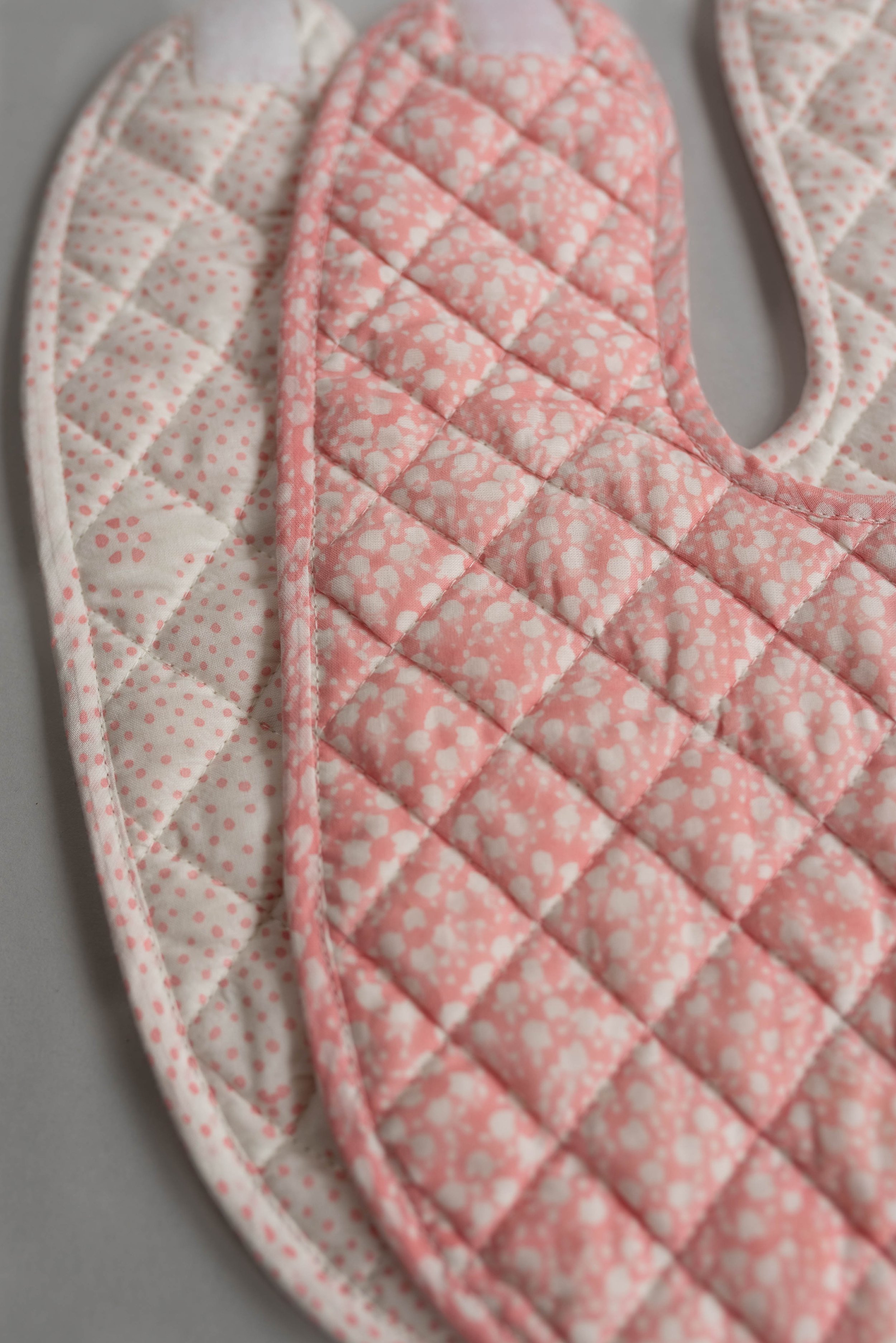 Raamae_Handblockprinted_Bibs_Orchid_Set2_02.jpeg