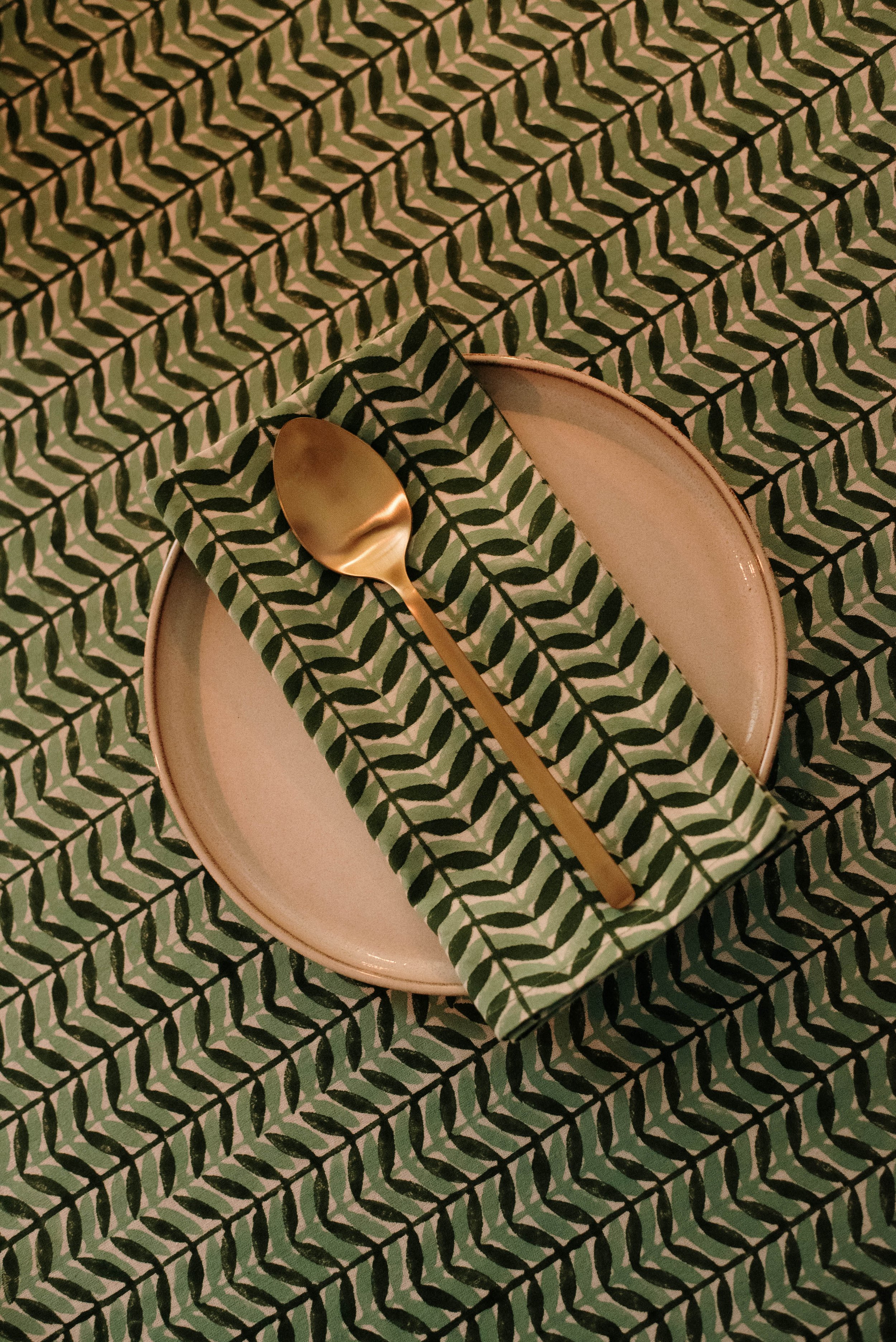 Raamae_Karri_Table_Napkin_01.jpeg