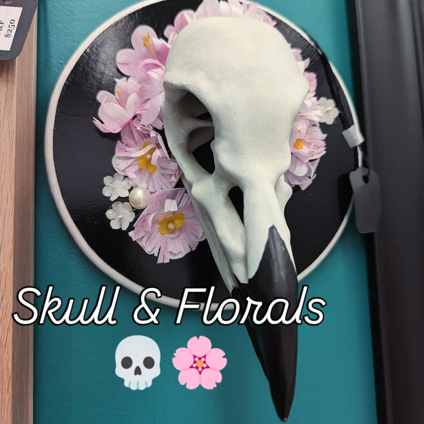 Pretty things now at @vendmarketplace ❤️ 

#shoplocalbrisbane #artistcollective #odditiesandcuriosities #handmade #amazingrarethings