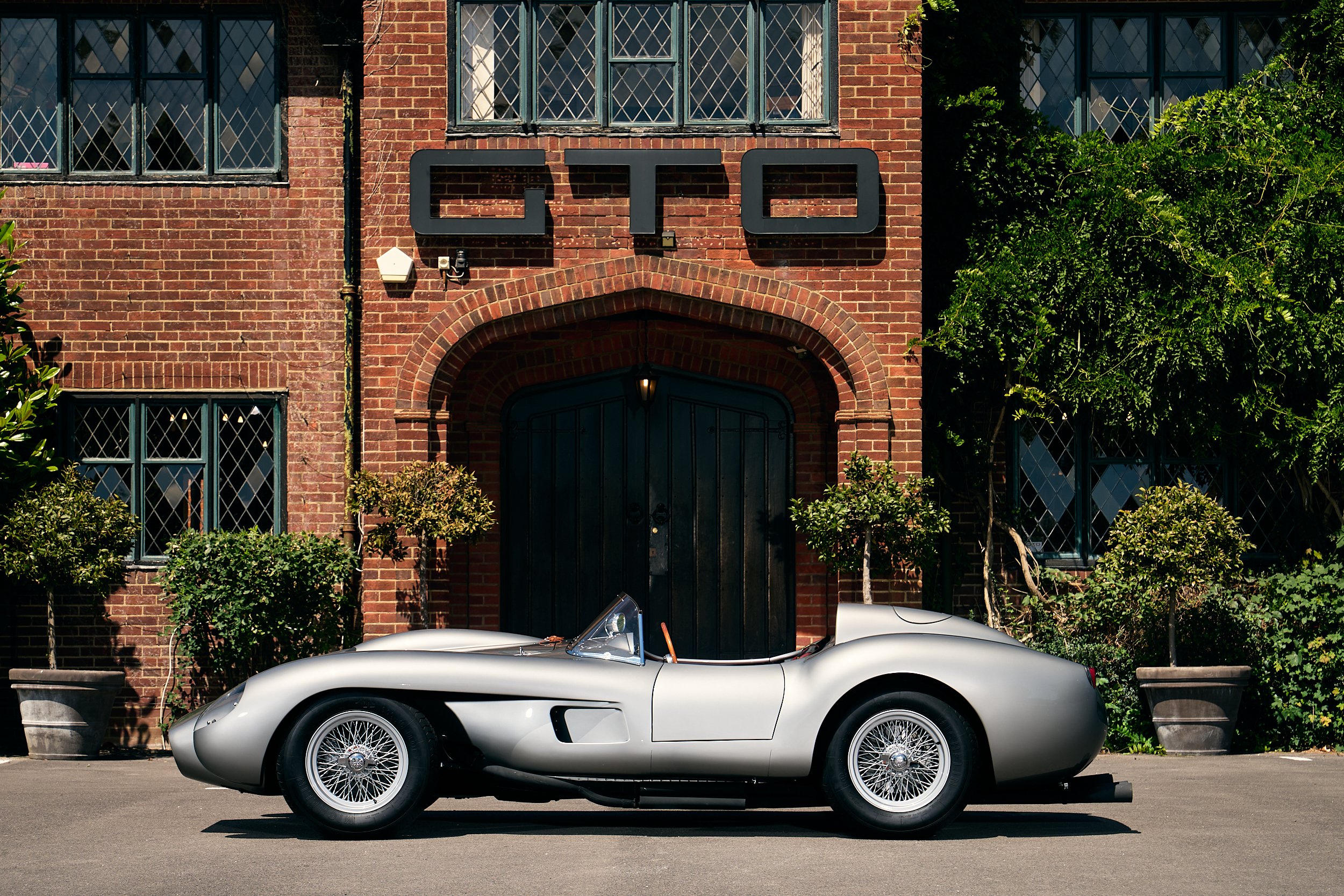 GTO Engineering - Ferrari Testarossa