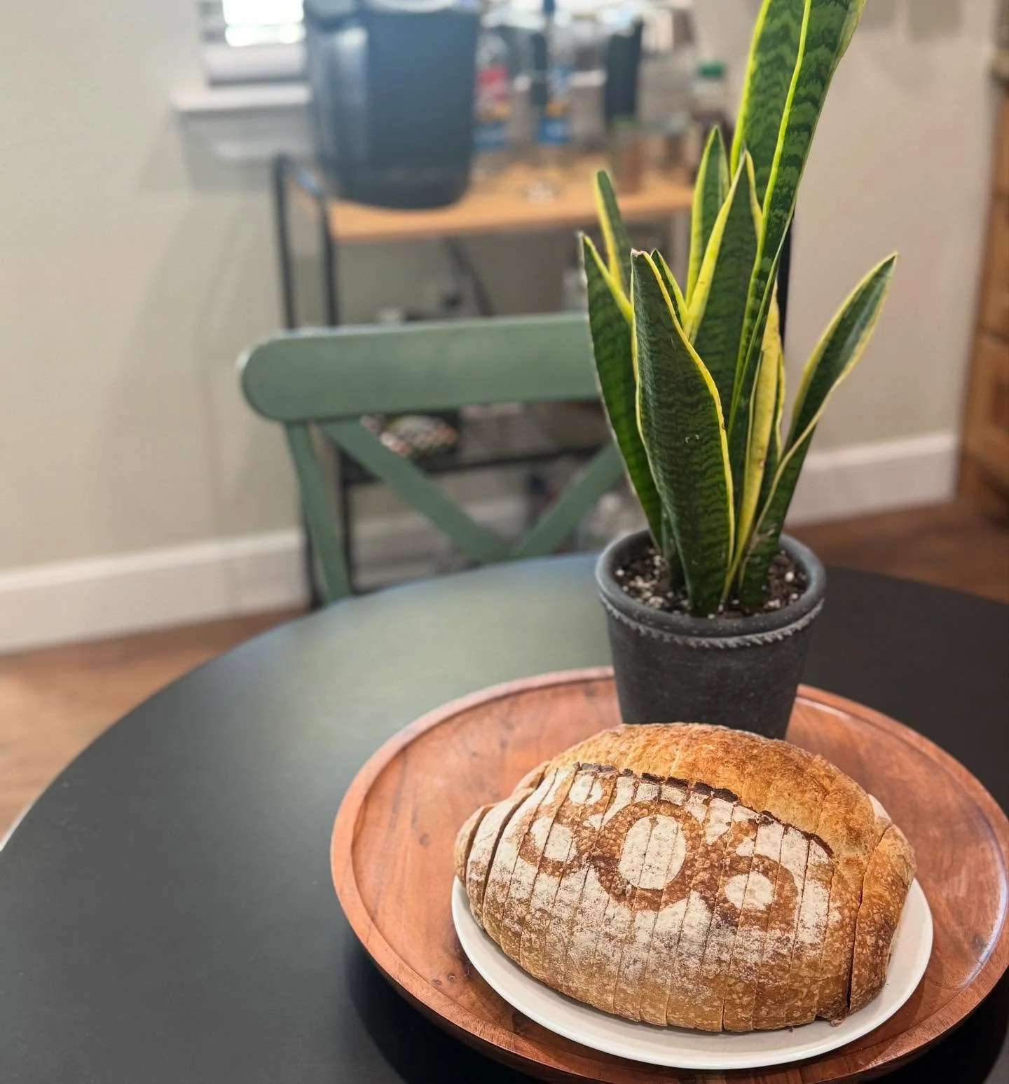Sometimes the afternoon calls for a little pause.
Grateful for the cozy pick-me-up from @hubcityorganics and this beautiful sourdough from @806countrysourdough nourishment that feels both simple and special.

#HubCityOrganics #806CountrySourdough #Lu