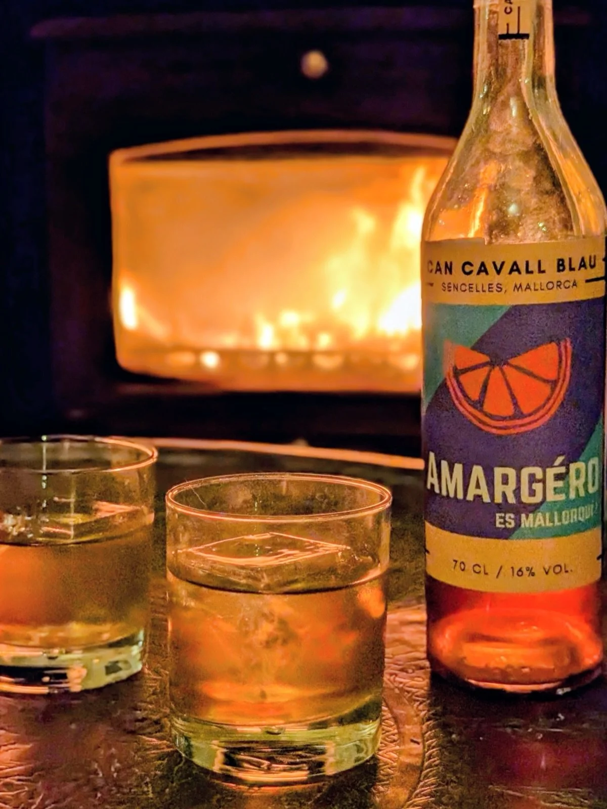 Amarg&eacute;ro, poured over ice as the fire settles in for the evening 🥃 A simple serve that suits cooler nights. Unhurried and best enjoyed slowly.