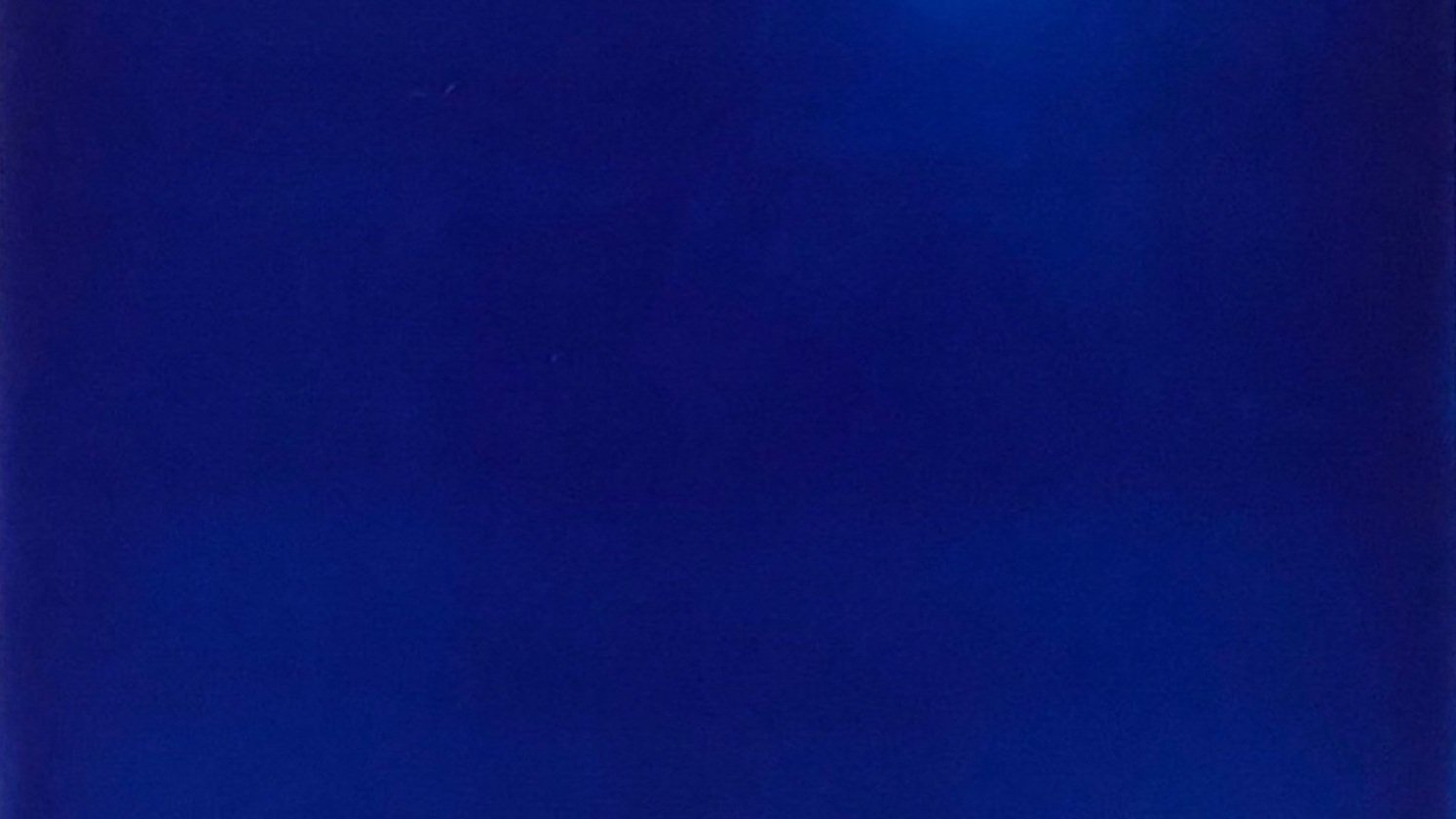 fond avec une teinte bleue profonde