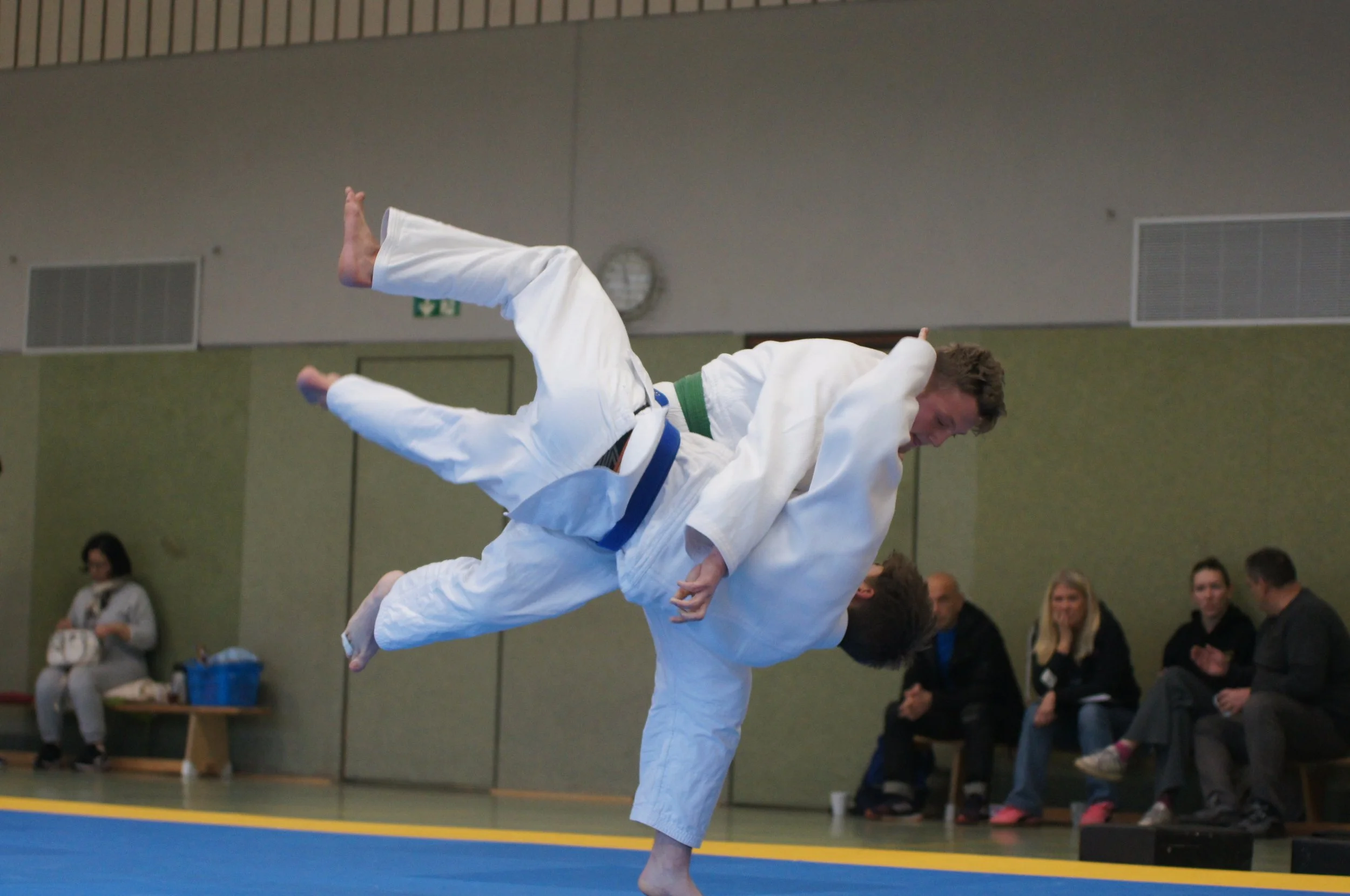 Paul Wulf wirft Hüftfegen