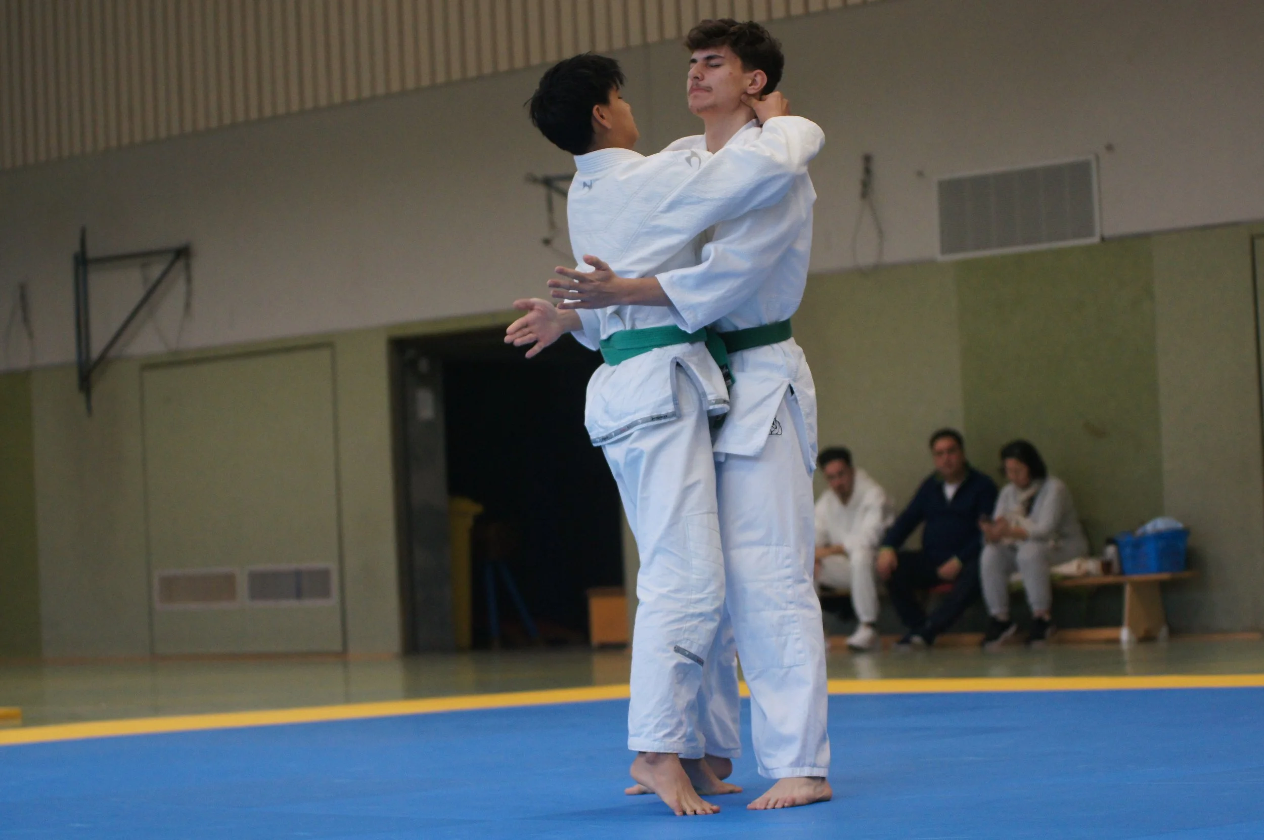 Valentin Tran mit einer Nervendrucktechnik