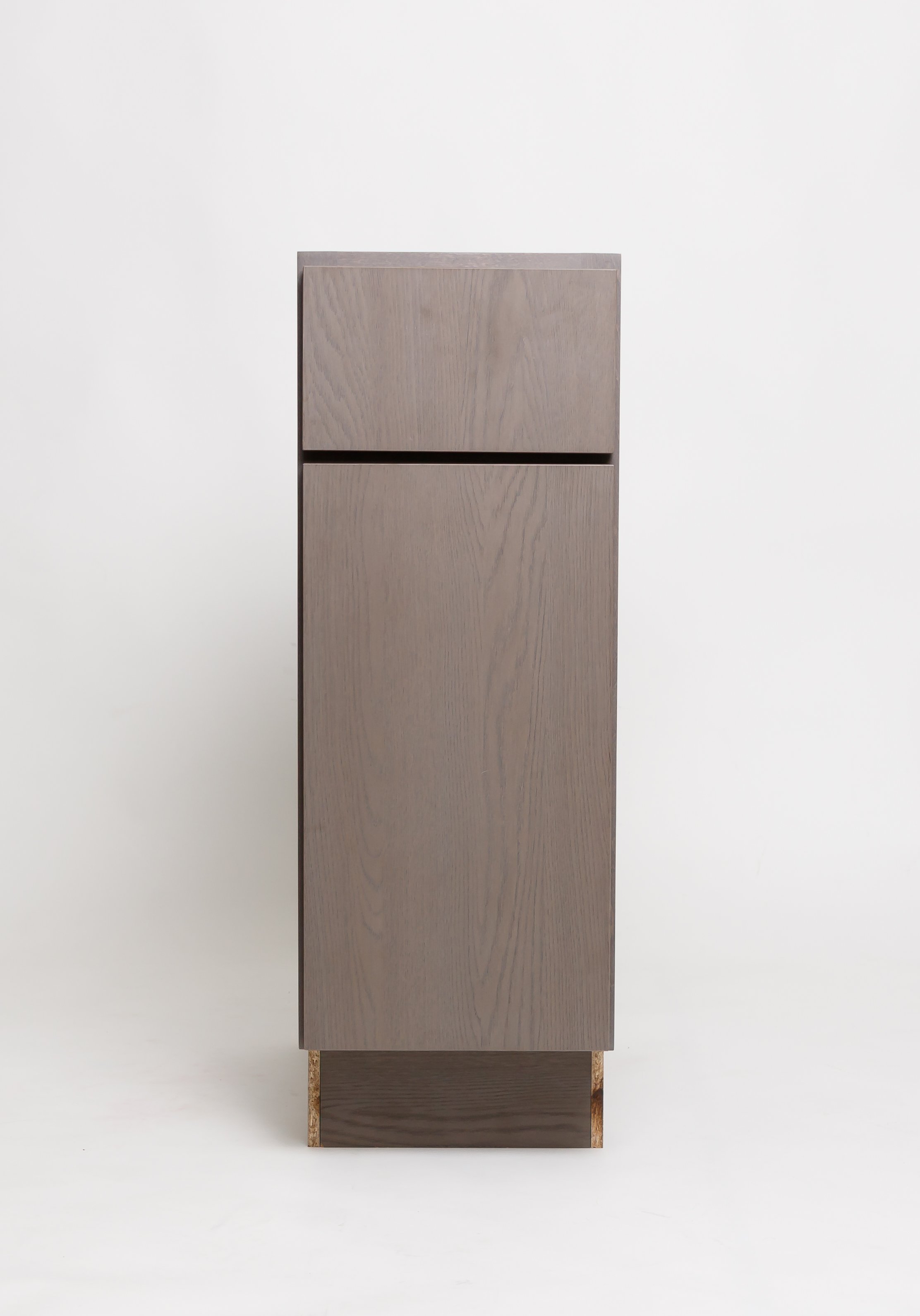 Shown in Mink Laminate