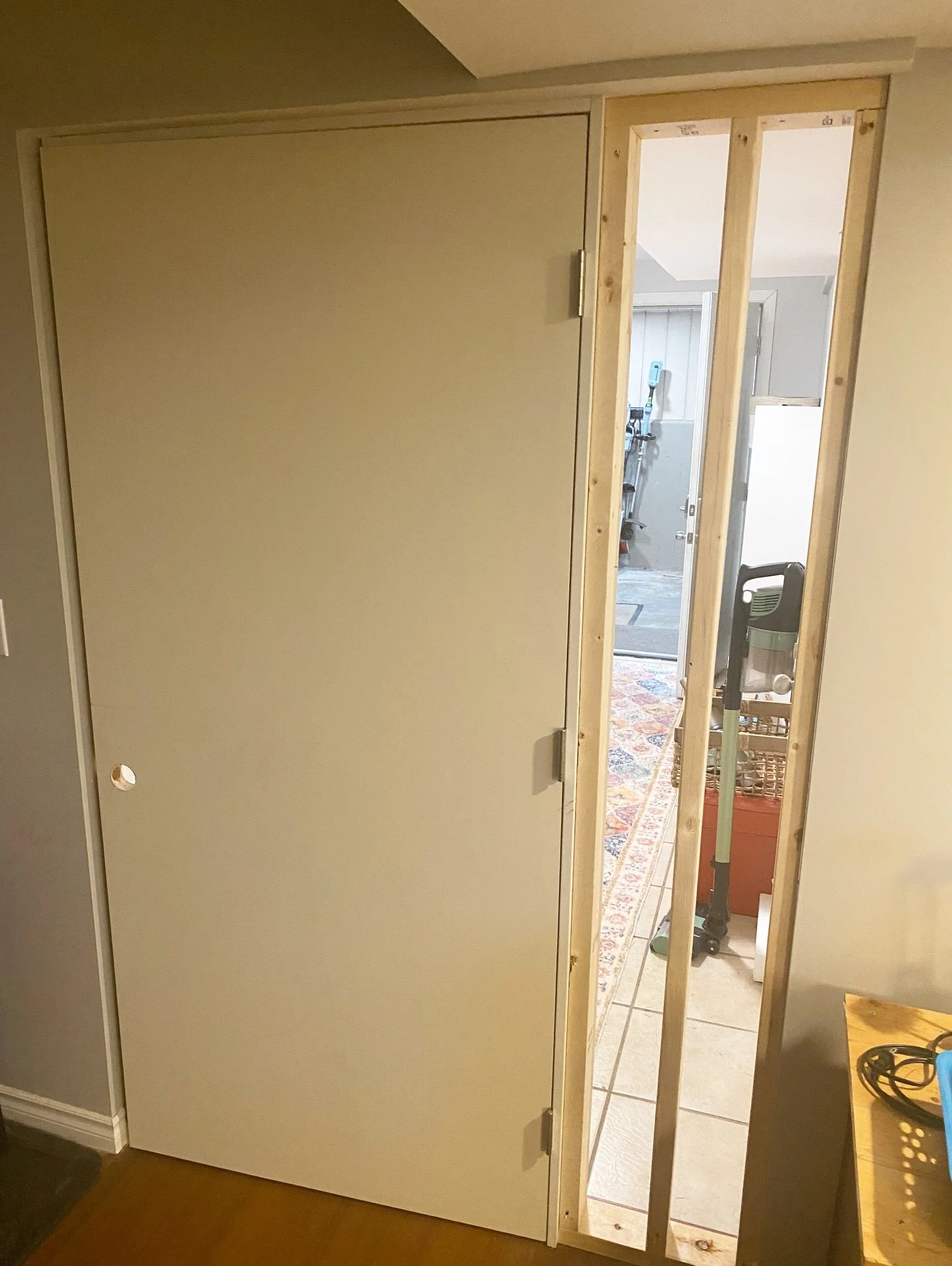 🛠️ New wall and door installed ✅

My customer is converting her basement into a suite and needed a door added for privacy so I added a door and small wall. One step closer to suite ready 😎

#nanaimo #nanaimohandyman #nanaimorenovations #renthehandy