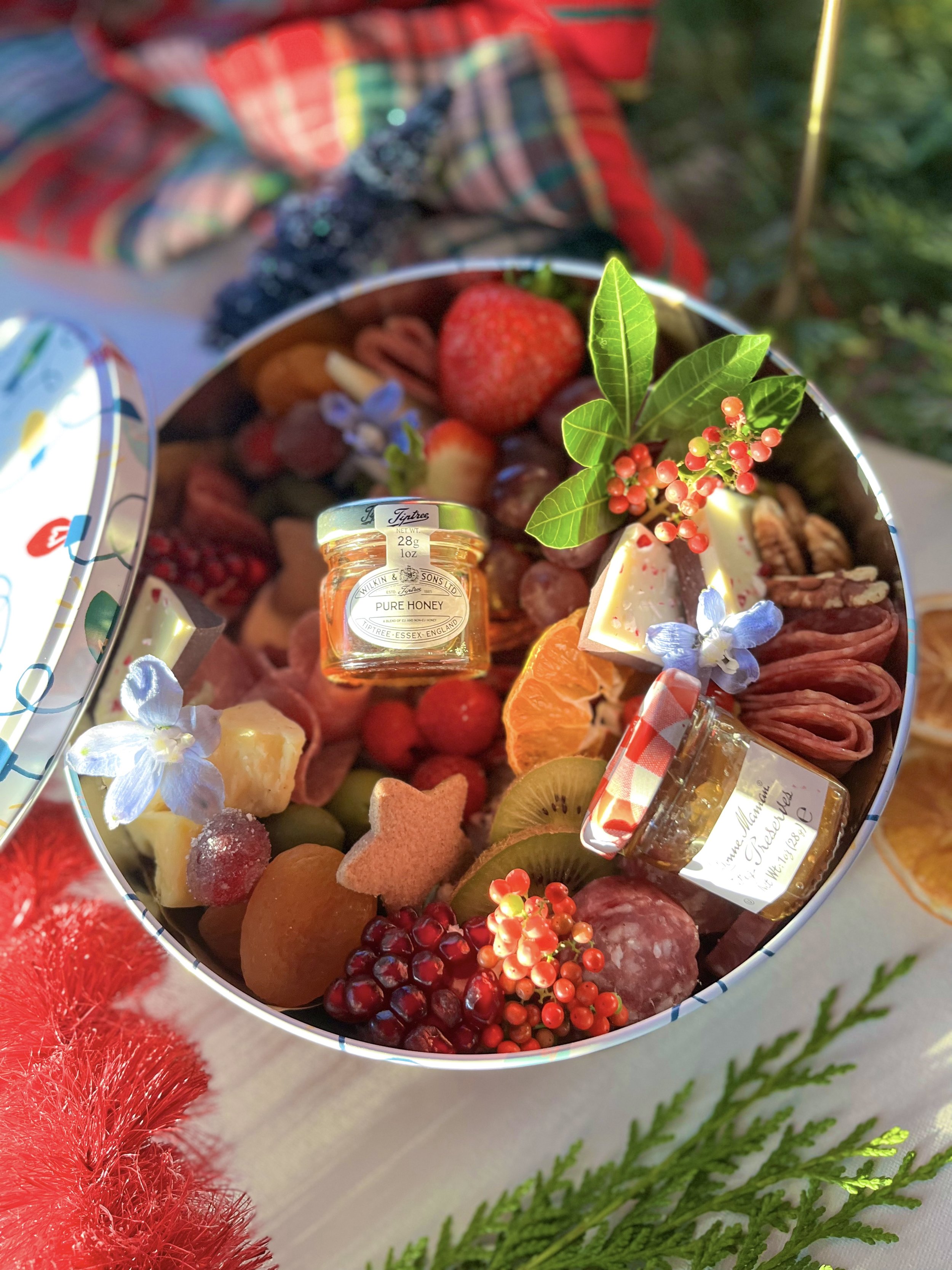 Jolly Tasting Tin - Serves up to 4