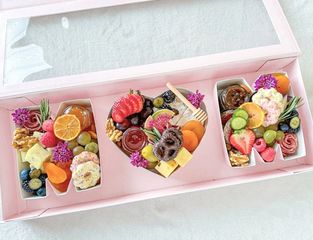 "MOM" Box