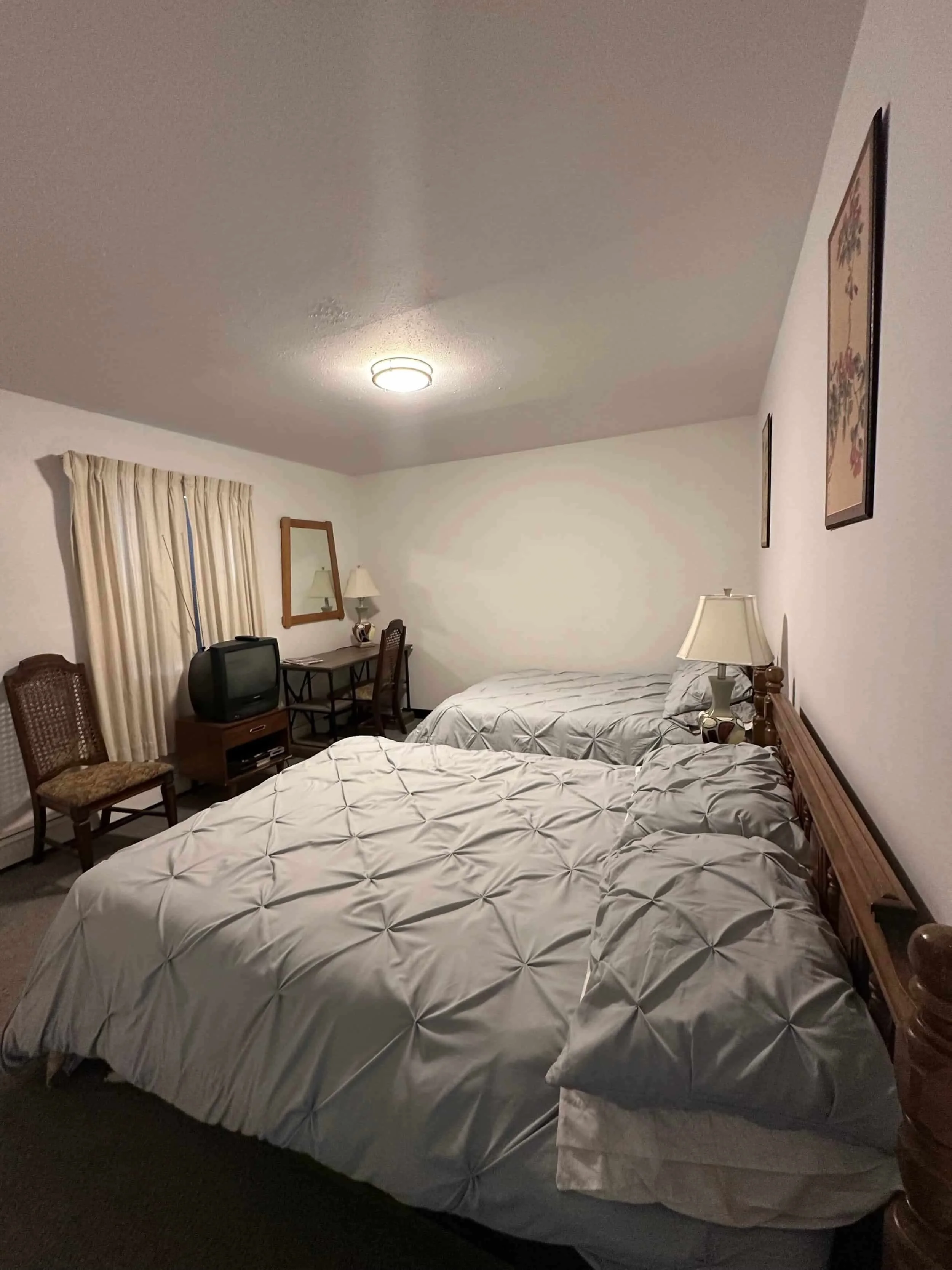 lodging accommodations two single beds