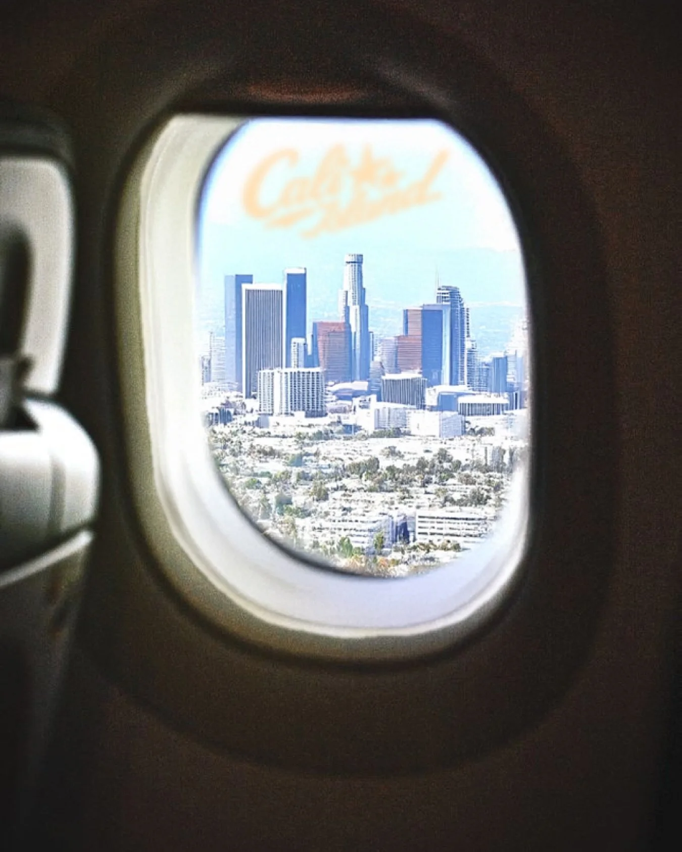 You already know&hellip; 😈✈️🌴

Window view got me acting up. 💨

#Caliisland #CaliVibes