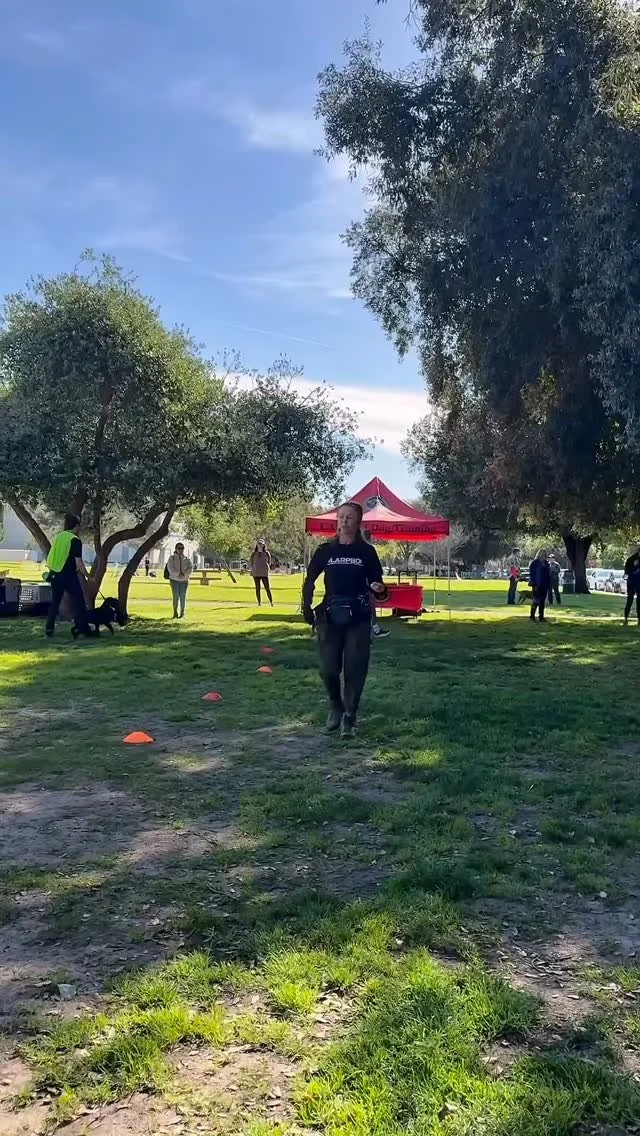 Meet Trainer Kat! Kat teaches the Intro series and leads pack walks on Thursday evenings in Sherman Oaks and North Hollywood.
Kat will be teaching the Intro series this weekend. Check out our Meetup link to sign up for her class!
#larpbo #meetthetr