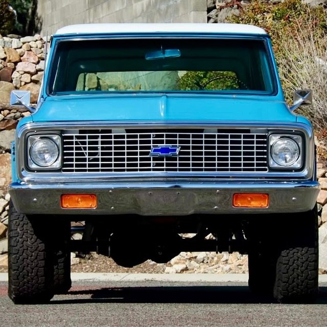 Front End Friday! 1971 Chevrolet K5 Blazer 🚙 

Fun Facts: The Chevrolet K5 Blazer encompassed 2 generations; Gen 1: 1967 - 1972 and Gen 2: 1973 - 1991.

The 2nd Gen's 18 year run was so long that enthusiasts break it down further to &quot;Early Gen 