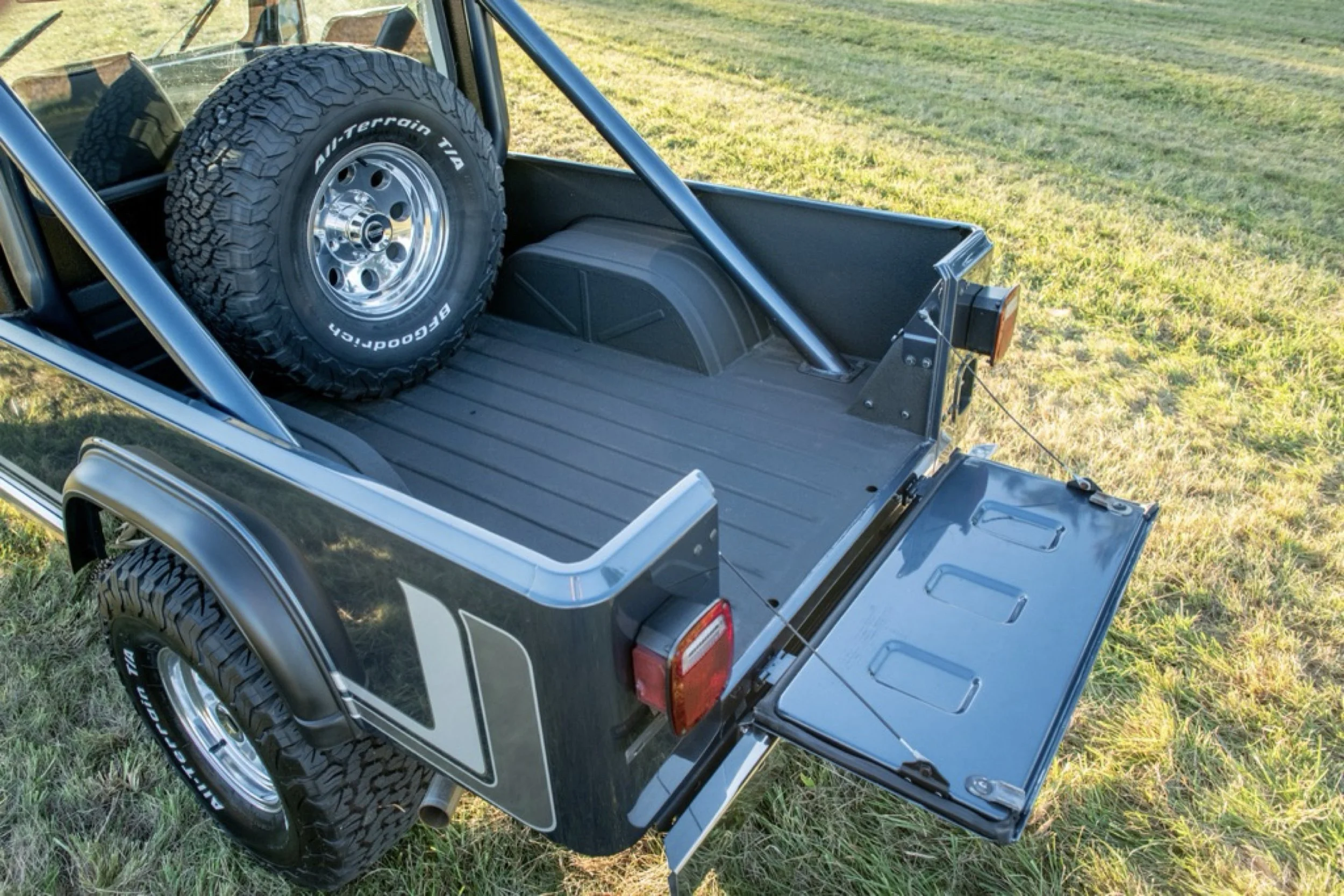 1981 Jeep CJ8 Scrambler50.jpg