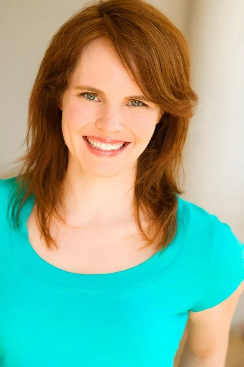Headshot of actor Heather Meyer 