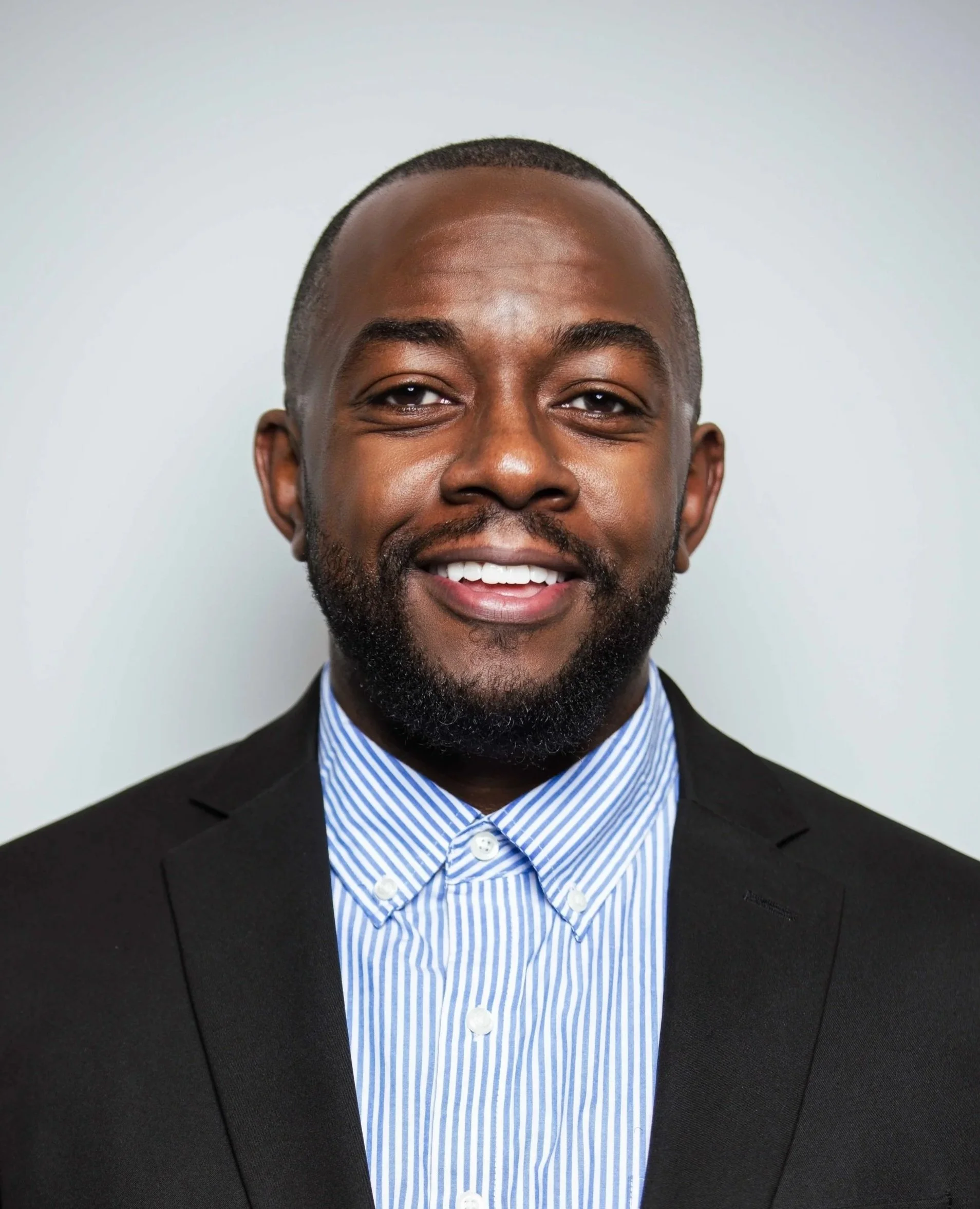 Lawrence headshot.jpg