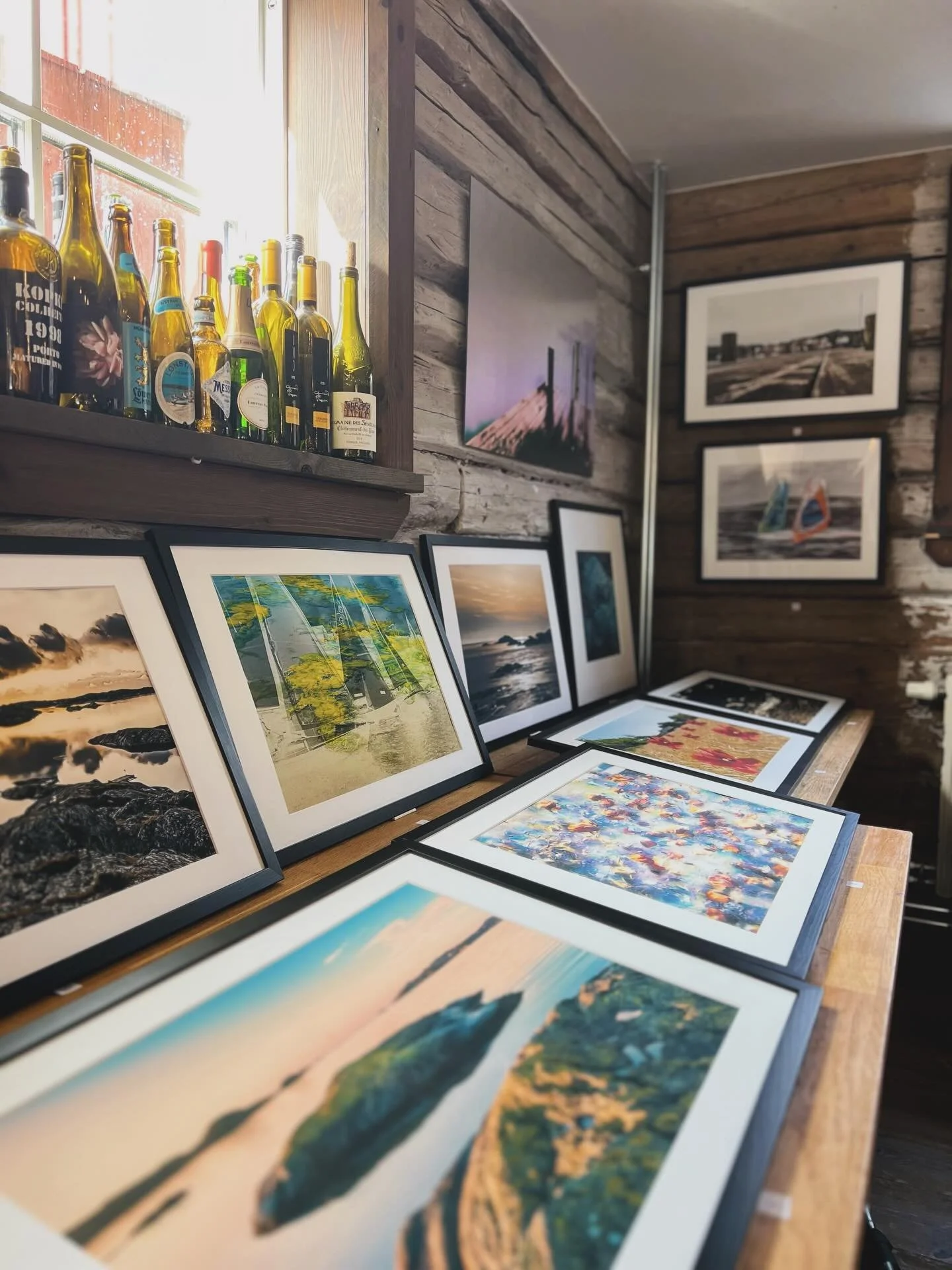 P&aring; grund av v&auml;dret tidigarel&auml;gger vi mingel &amp; konstutst&auml;llningen med @studioharon till kl 15 idag! 🌊🌊🌊