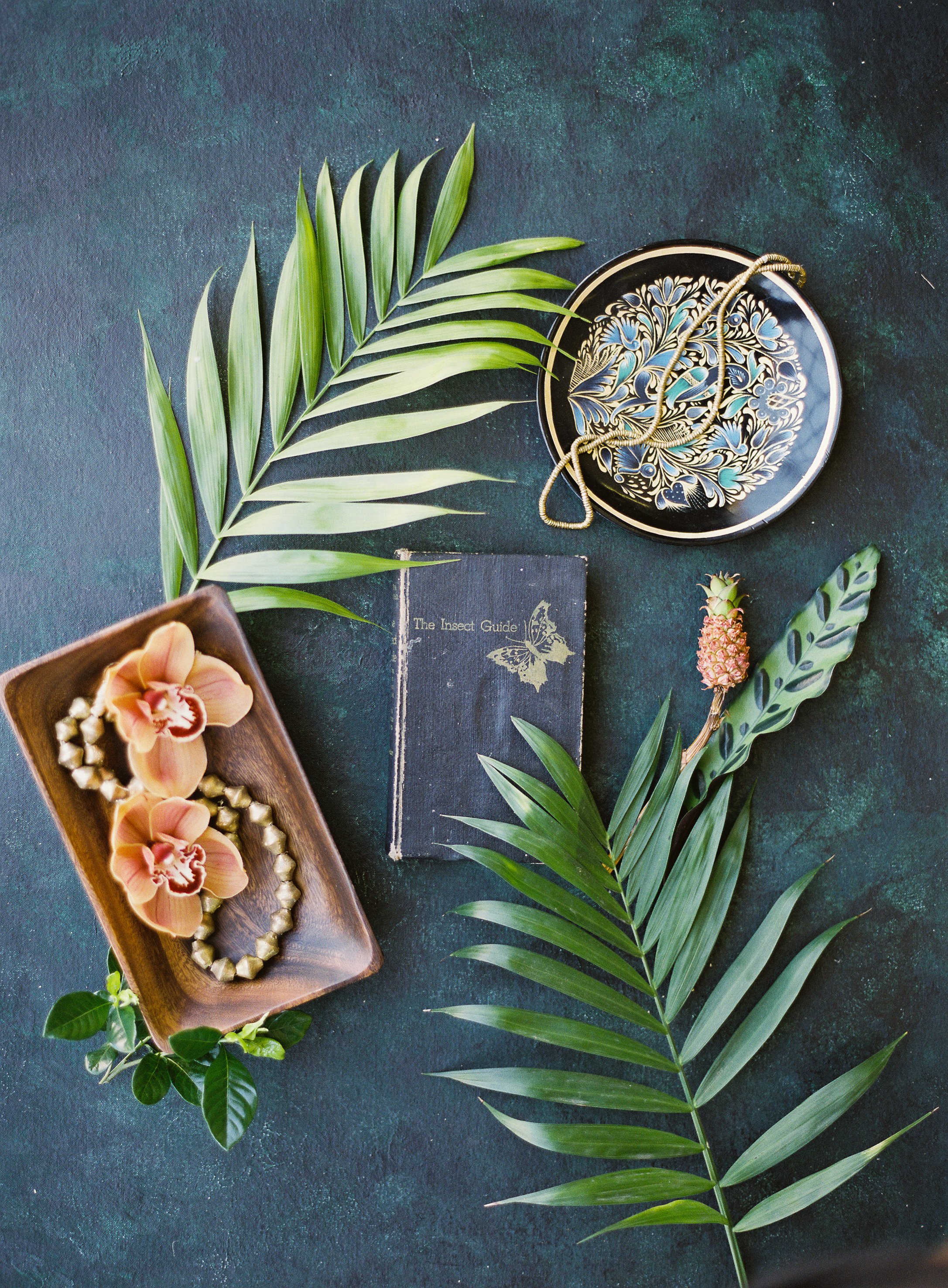 DIY Accessories to Upgrade Your Style Easy Handmade Fashion Ideas 4 Modern handmade fashion accessories flatlay.