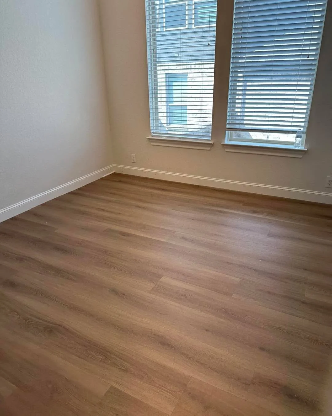 These are a 12mm thick LVP with a 30ml wear layer. Super durable and ready to take on anything, kids,pets and are really pretty. 🤩