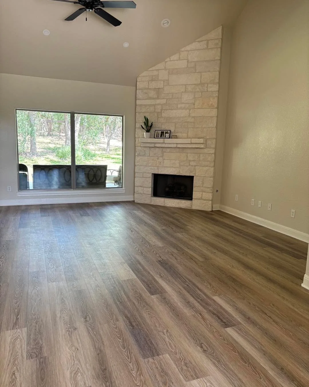 Great looking  waterproof luxury vinyl planks. Heavy duty to withstand pets and children 😍