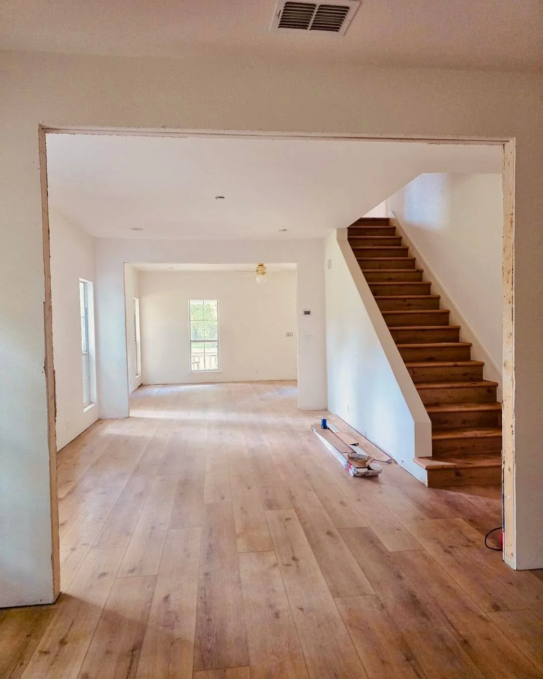 These  wide, water proof plank are perfect for a busy family with children and pets. 😍