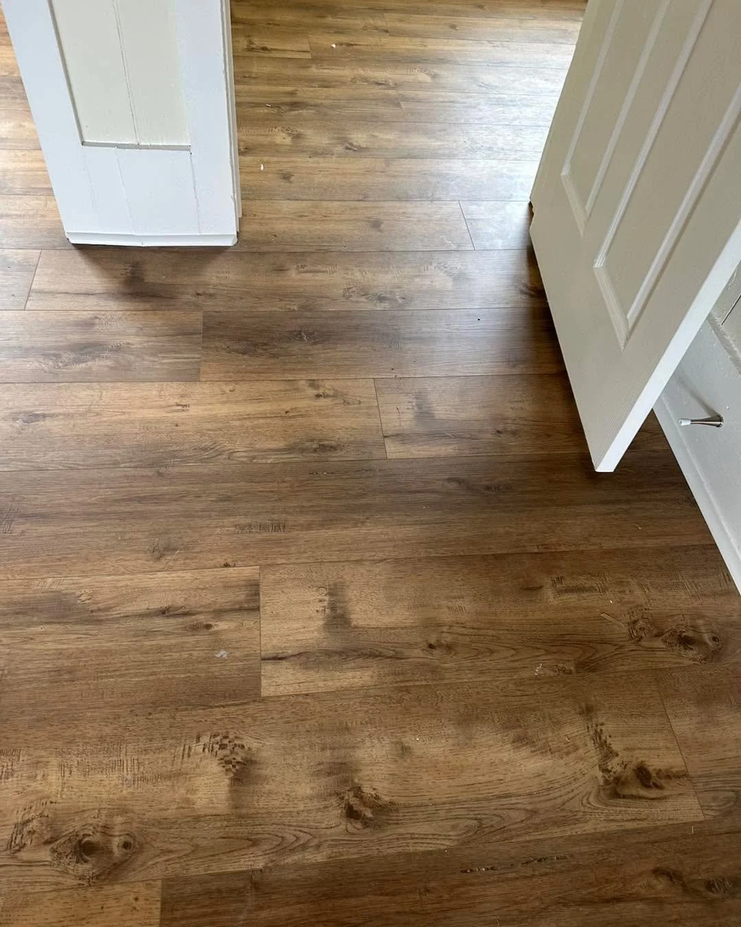 Durable Luxury Vinyl Planks😊
