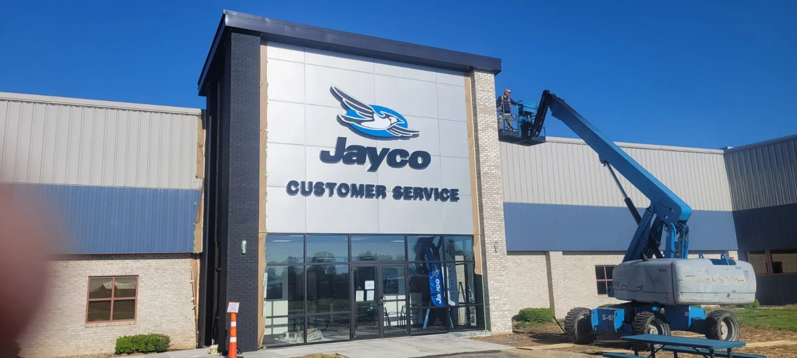 painting contractors on cranes