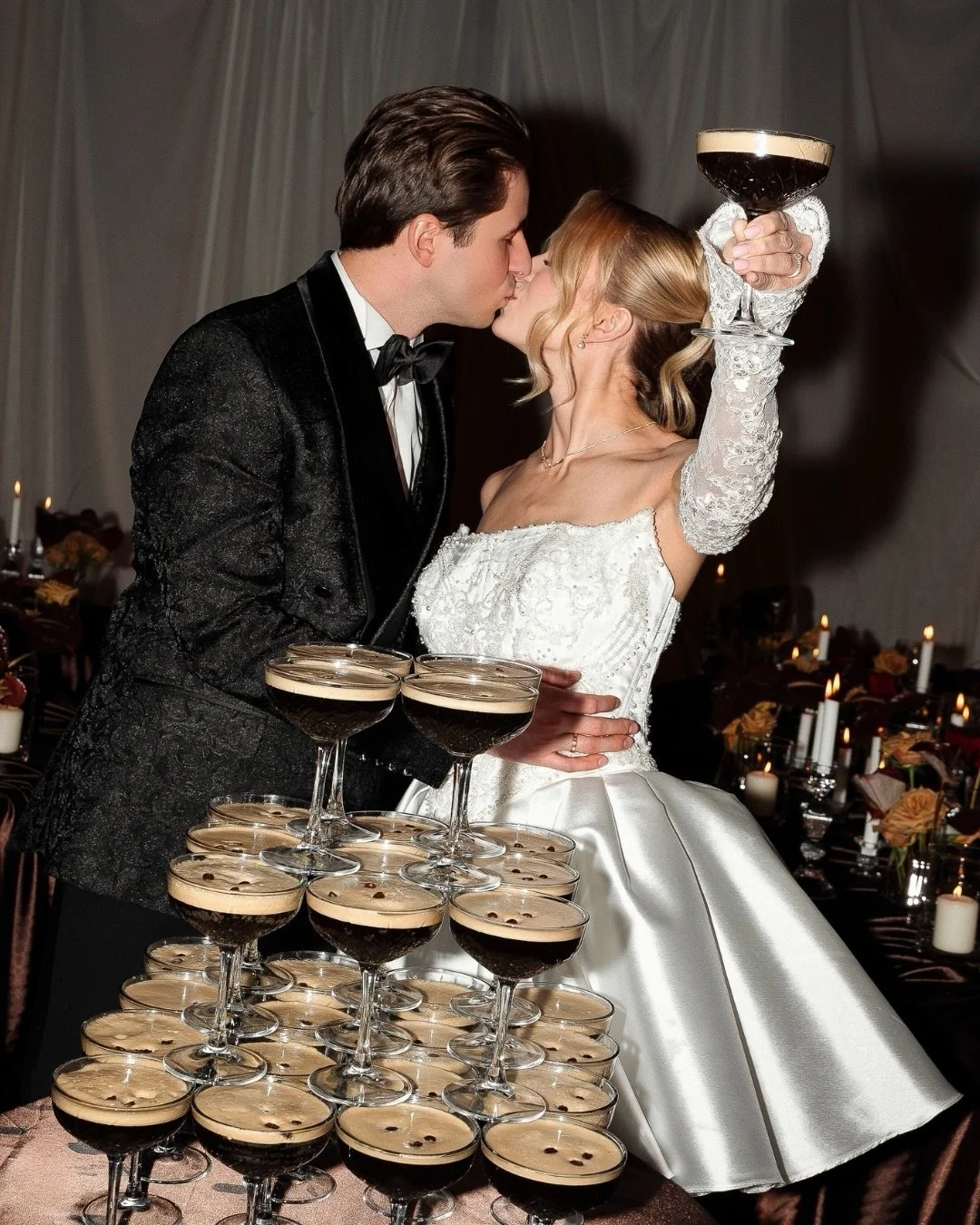 Kasia &amp; Igor | Pałac Ojrzan&oacute;w 

Dziś przenosimy Pinterest do rzeczywistości!🤭
Wyjątkowy projekt i niezastąpione osoby, kt&oacute;re zaangażowały się w jego powstanie. Dziś możecie zobaczyć efekty naszej wsp&oacute;lnej pracy. 🤍🤎

Para M