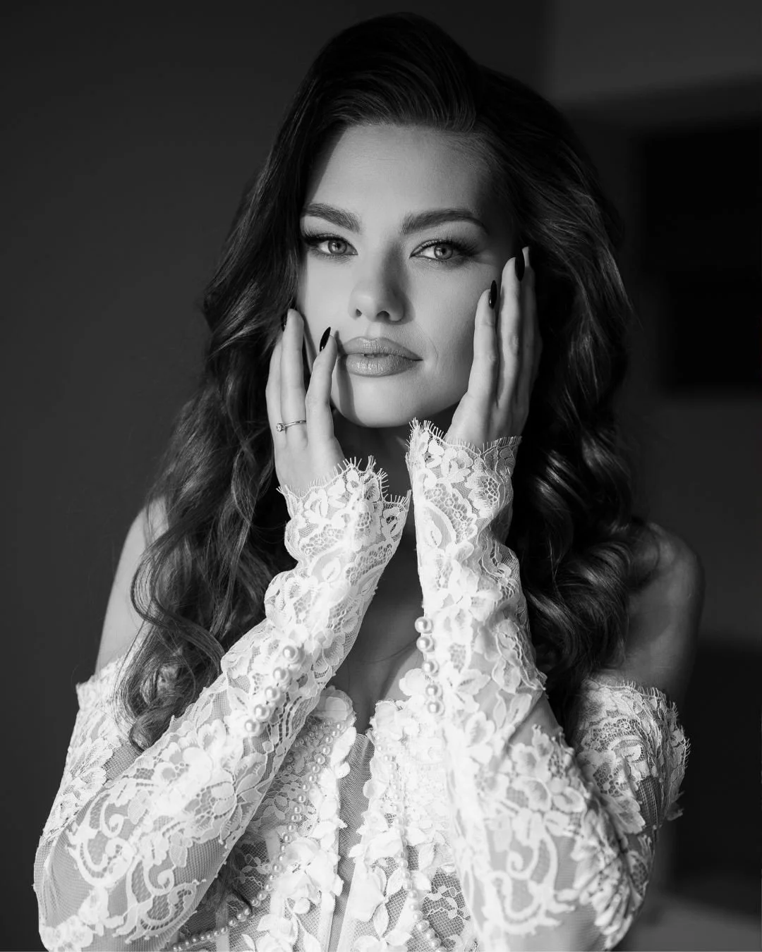 A&amp;A | Villa Omnia &hearts;️

Panna Młoda @kochamcje
Obiekt @villaomnia
Suknia @marylaw.pl
Buty @yes_i_shoe
Szlafrok @byshelly.pl 
Garnitur @largo__men
Biżuteria @adreamtwig_bizu
Makijaż @klaudiazajacmakeup
Włosy @mateusz_hair_makeup
Papeteria @kr