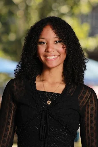 A'Isha Walker Headshot 1.jpg