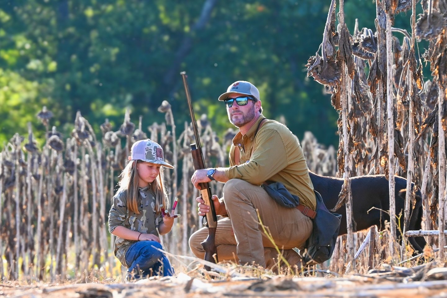 Built for the hunt, made to last&mdash; @tombeckbe gear had the whole crew looking sharp in the field. 🍂 🕊️

#tombeckbe #strapvest #tidewatershirt #dovehunting 

📸: @a_crit