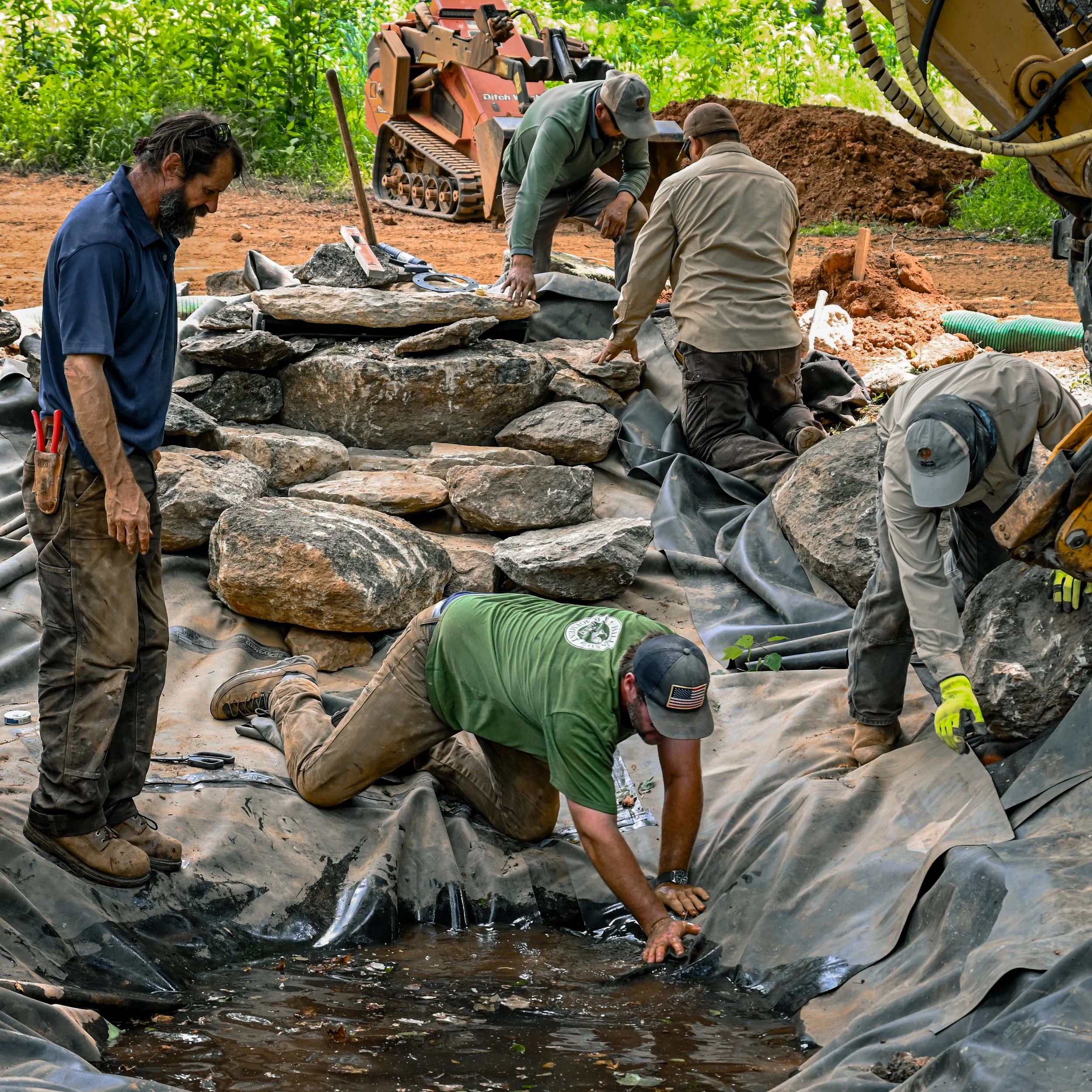 🏗️🪨💧🍃 Projects like this require much more than moving rock and dirt. Every detail takes precision, creativity, and teamwork to create a finished product that&rsquo;s built to last and functions at peak efficiency. 

The Boulder Wall and Water Fe