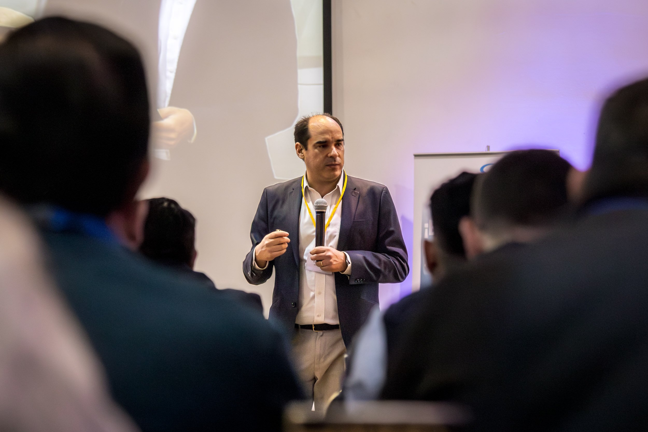 TOMAS JARA_fotografia corporativa-11.jpg