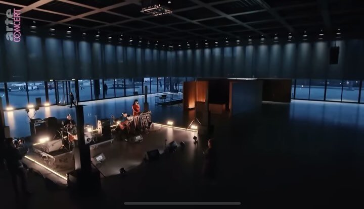 did some work for broadcast lately.

Mixed some liveperformances by the wonderful @gossipmusicofficial for @arte.tv &amp; @klangmalerei.tv 
The series is called &bdquo;sounds like art&ldquo; and you can find it on YouTube.

Also joined @giantrooksmus