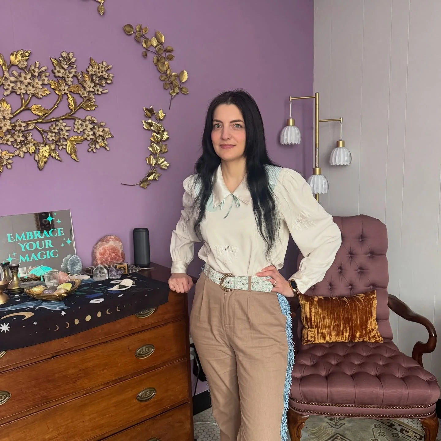 Back in the flow of life force energy 💫

There are a few places in the world where you are welcomed as you are. In all your states of being. 

Consider my purple studio and the healing oasis that is @chakrawellnessstl to be two of those safe havens.