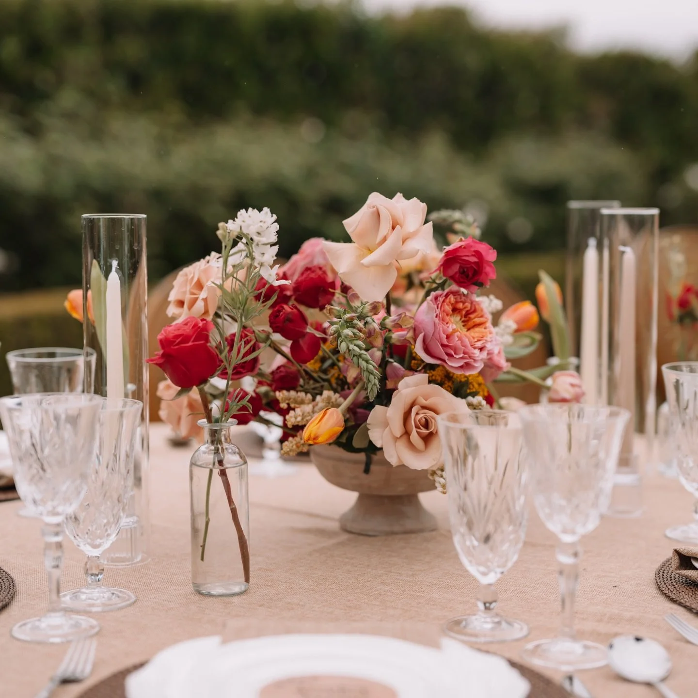 Design isn&rsquo;t about what&rsquo;s trending.
It&rsquo;s about what feels true.
Trends fade. Mood lasts.

What&rsquo;s a design choice you love, even if it&rsquo;s not &ldquo;trendy&rdquo; right now?

Forever obsessed with this design, this color p