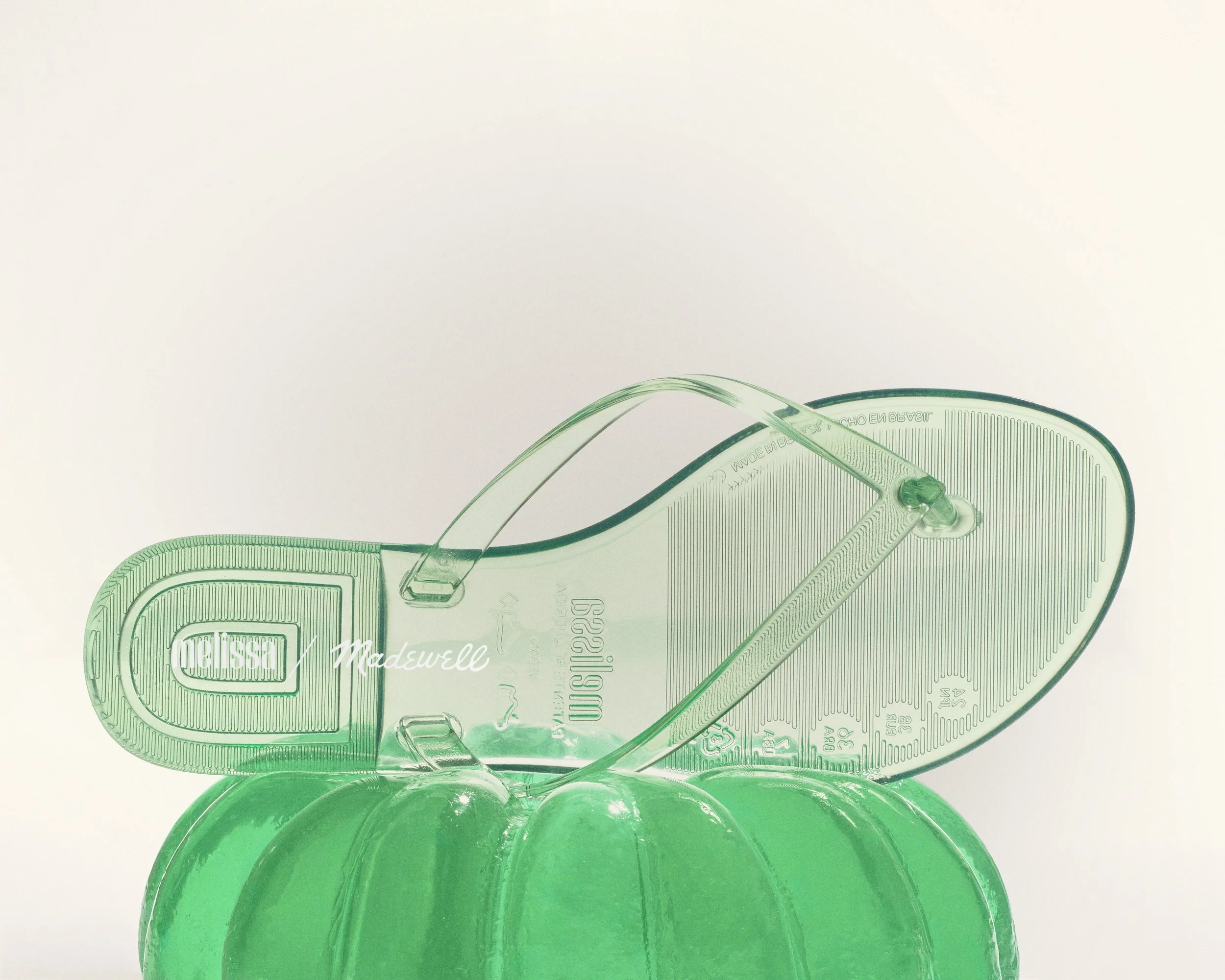 MAY_OA516_JellyDreamShoot_Series_Green_web.jpg
