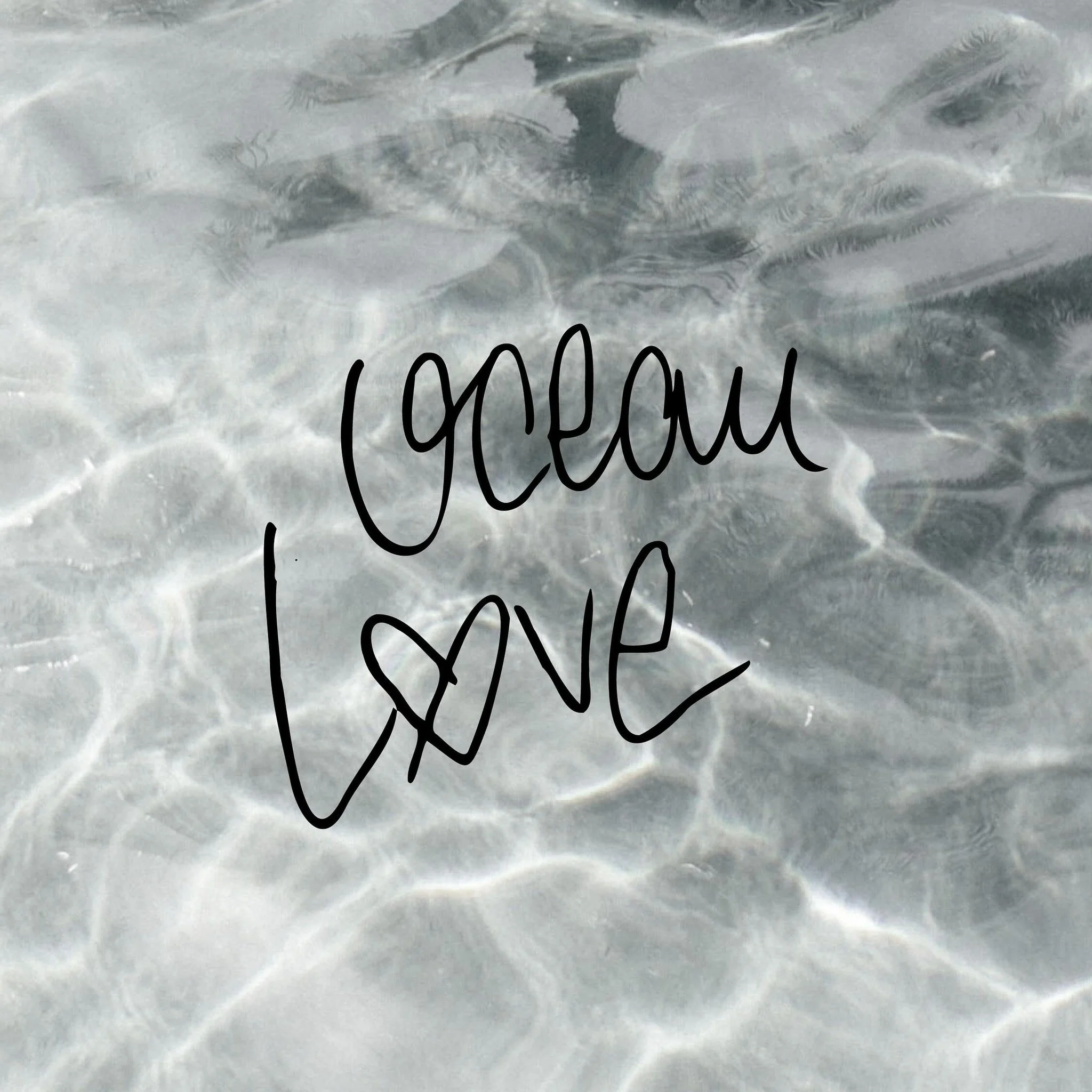 I fell in 🖤 with the ocean.
I can tell its not just refreshening for my body, also for my mind and and creativity. I am excited whats there yet to come. 
.
.
. 
#newchapter 
#itsgettingwet