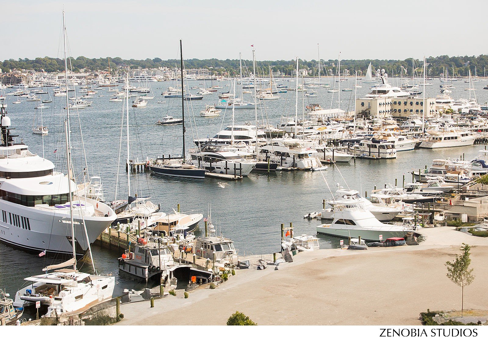 813_8988_summer_weddings_at_belle_mer_in_newport.jpg