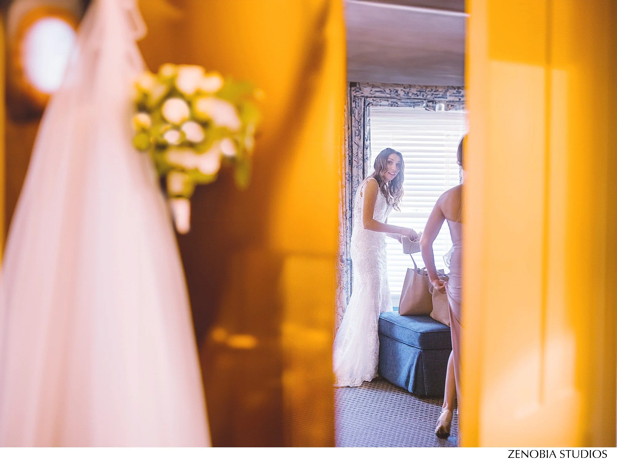 bride-getting-ready-suite-ocean-house_Rosecliff_mansion_weddings_newport_ri.jpg
