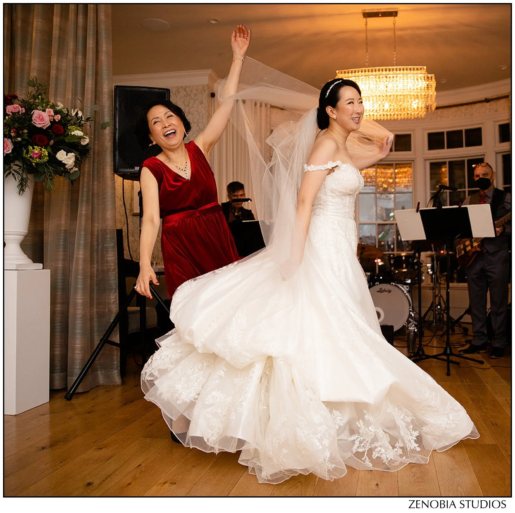 12291716_websize_Providence-weddings-at-the-hope-club.jpg