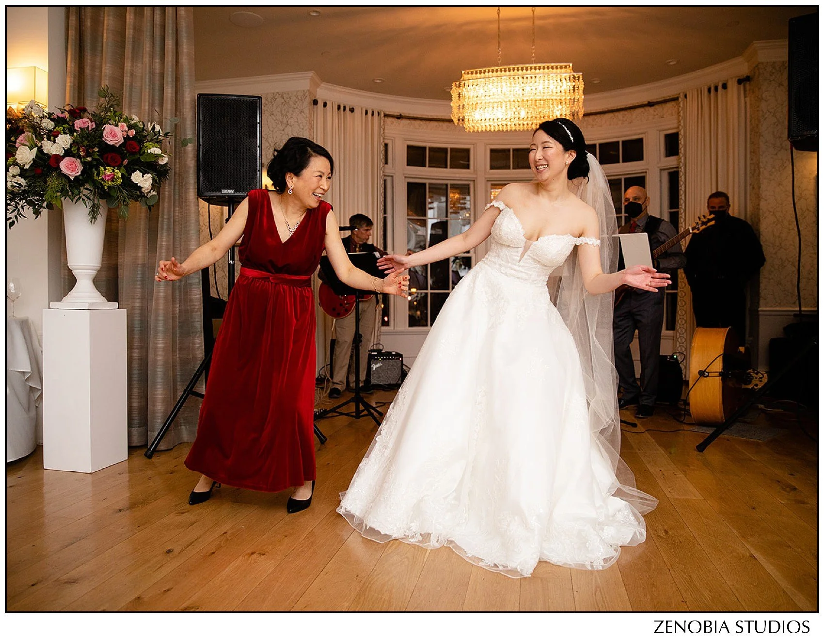 12291755_websize_Providence-weddings-at-the-hope-club.jpg