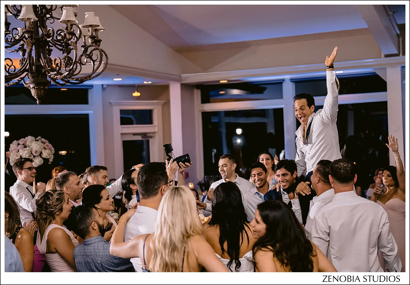 2StqF521861376x_oceancliff-mansion-newport-ri-weddings.jpg