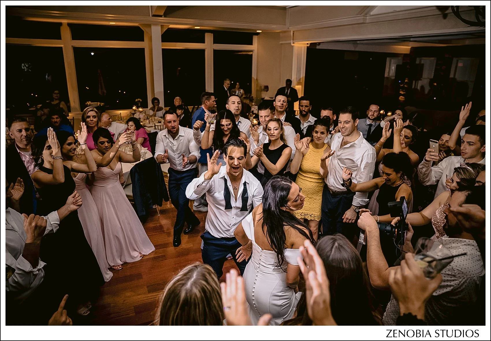 9CXVM521863162x_oceancliff-mansion-newport-ri-weddings.jpg