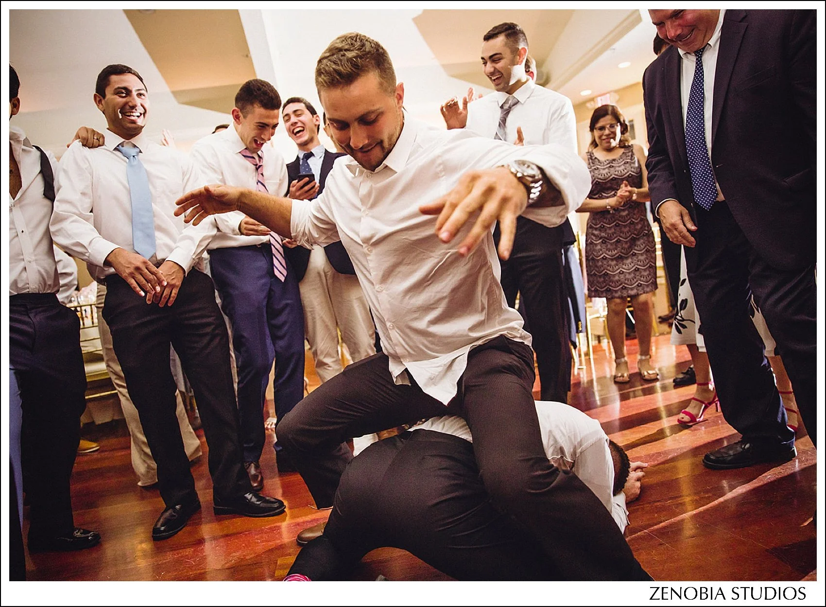 HQVgV521856899x_oceancliff-mansion-newport-ri-weddings.jpg