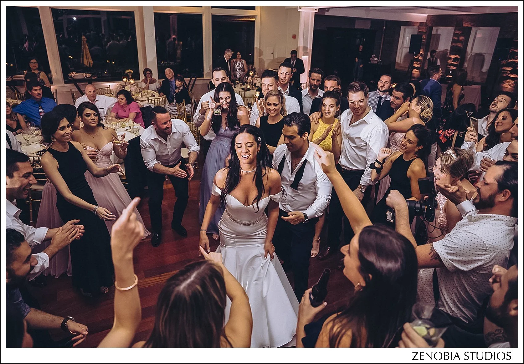 KnLrC521863232x_oceancliff-mansion-newport-ri-weddings.jpg