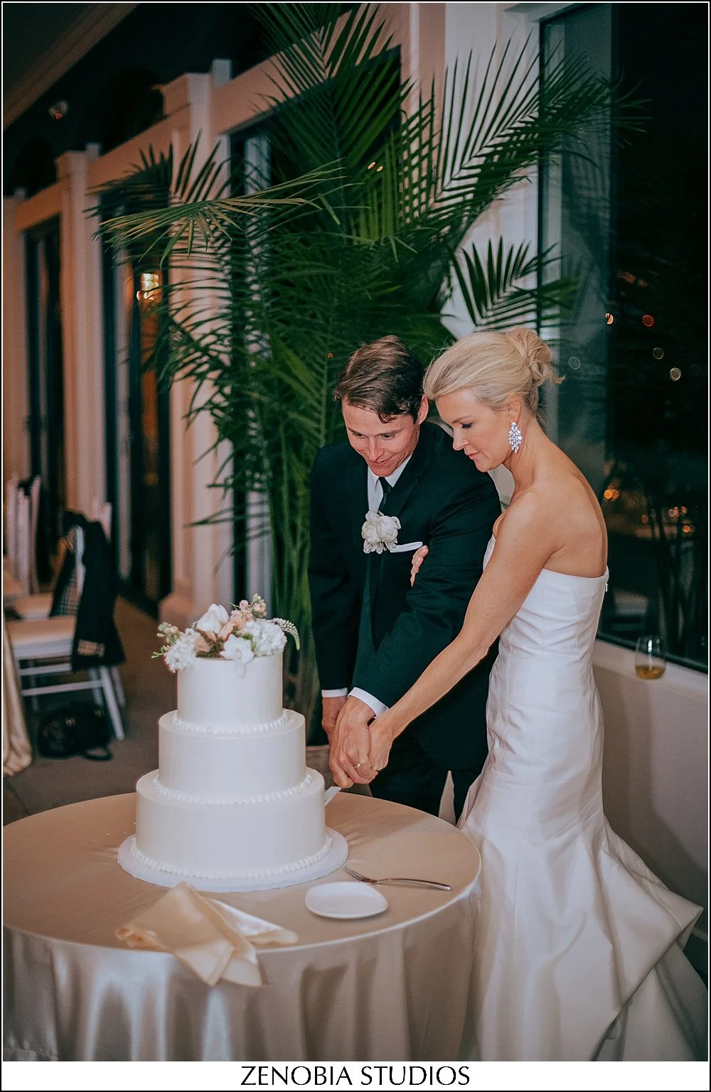 ZenobiaWeddingJune14931_weddings-at-belle-mer-in-newport.jpg
