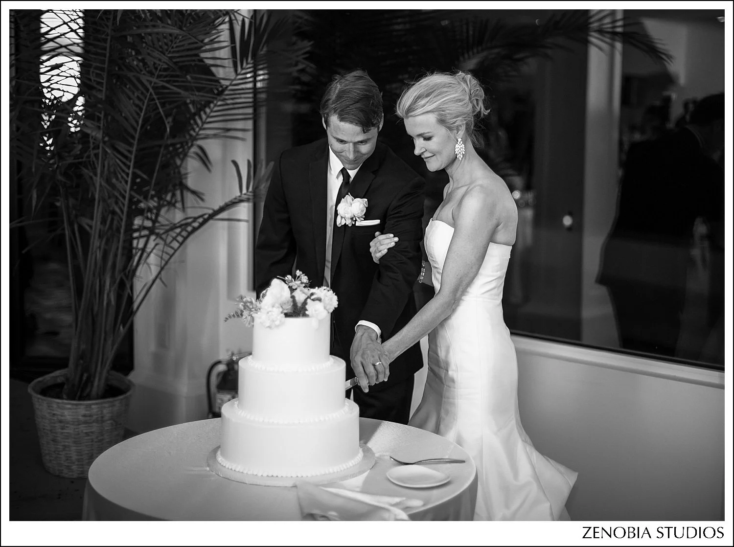 ZenobiaWeddingJune14928_weddings-at-belle-mer-newport.jpg