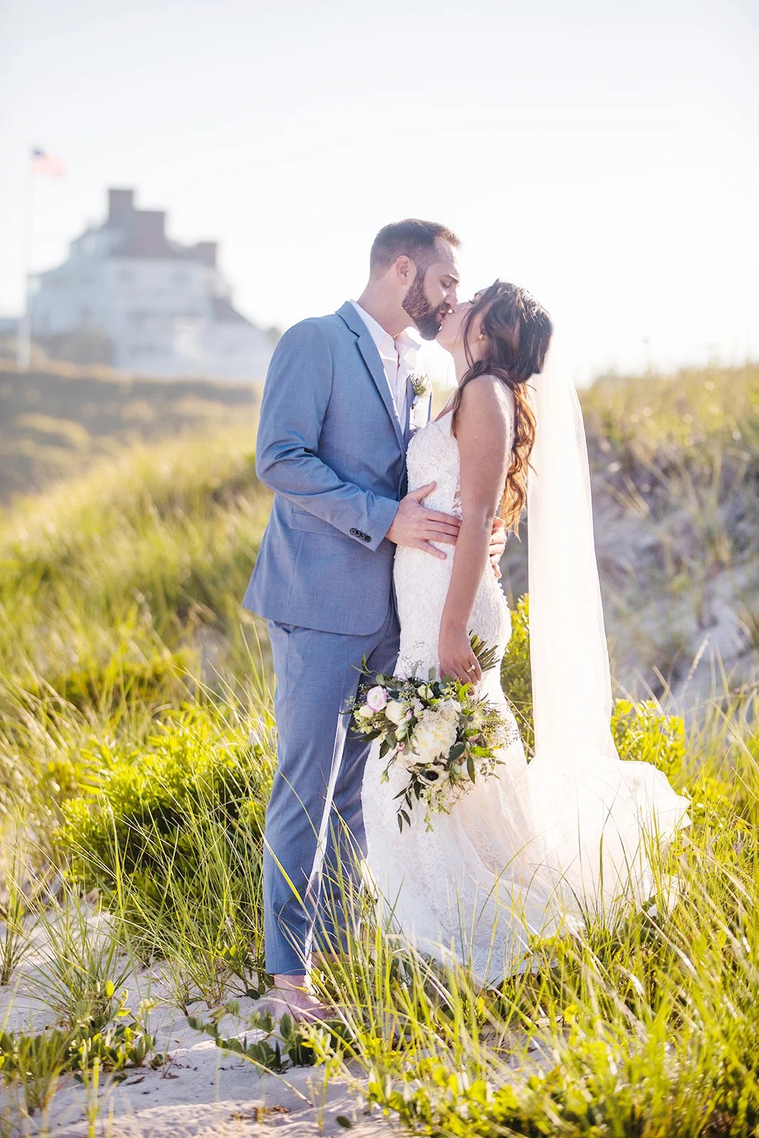 romantic-wedding-photos-rhode-island-coast.jpg